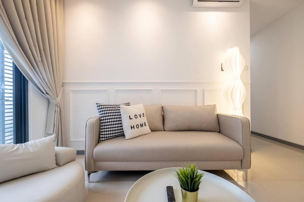 Cozy Home@United Point 3BR7Pax Pool Above Mall Gym