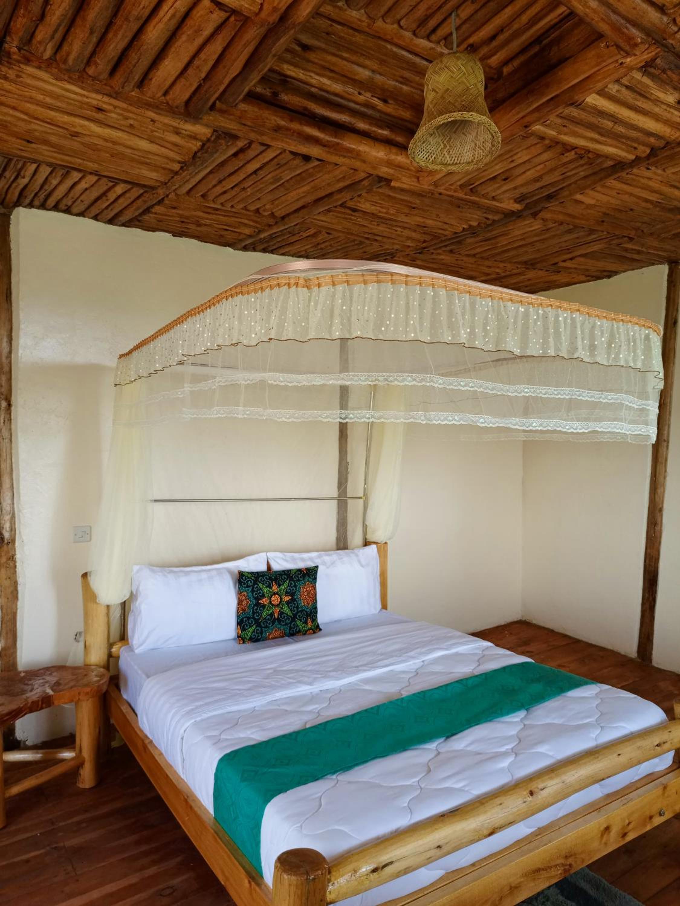 Bwindi Neckview Lodge