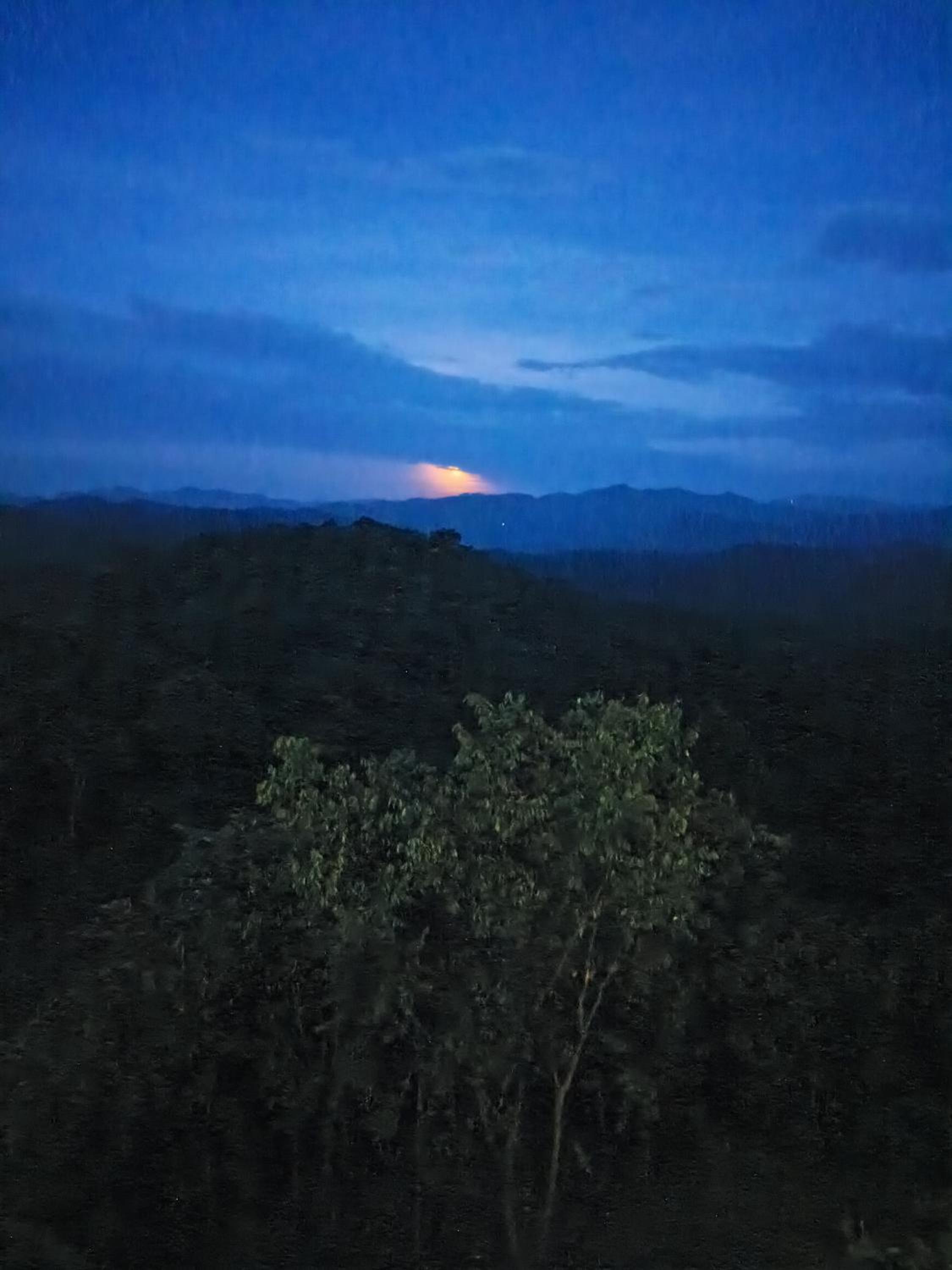 Bwindi Neckview Lodge