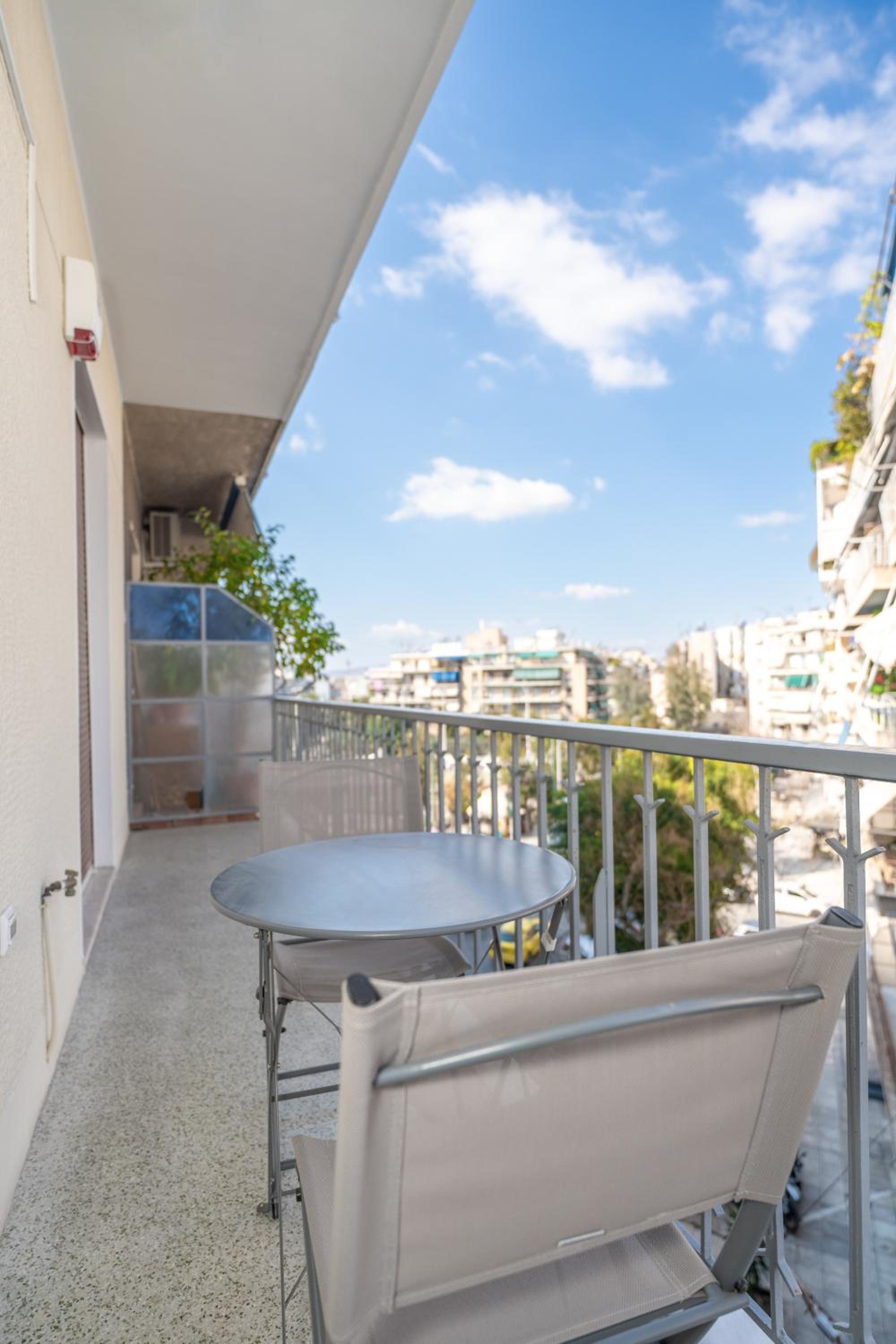 Modern Family Apartment w/Balcony near Acropolis