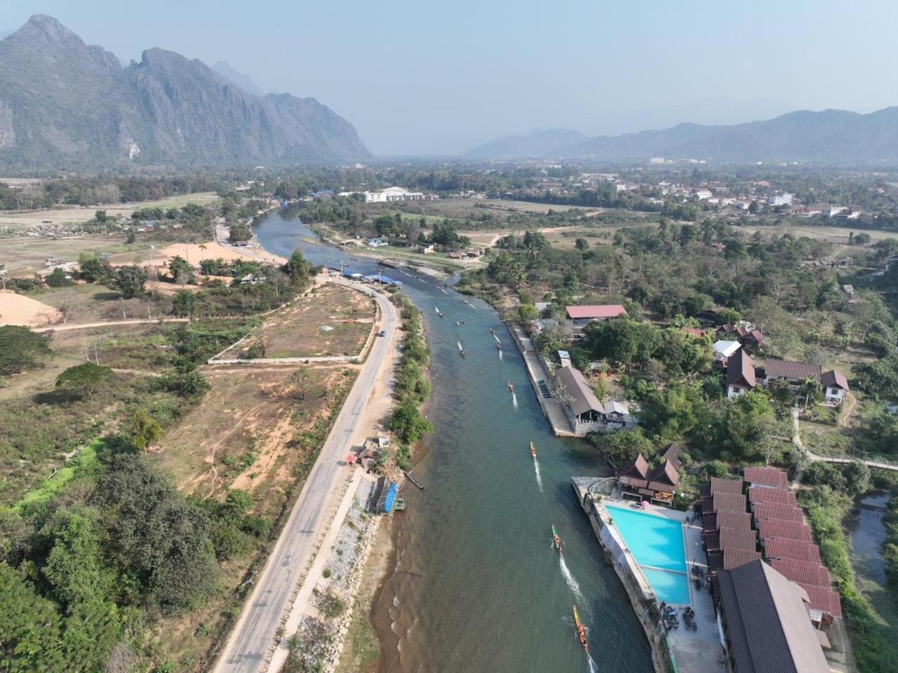 Vangvieng Rock Backpacker Rooftop Hostel