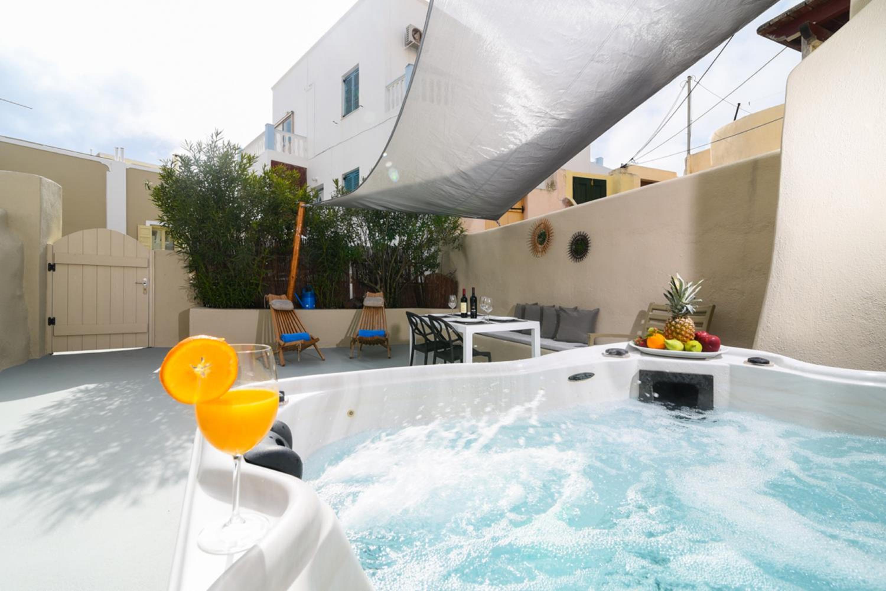 Suite Home Santorini