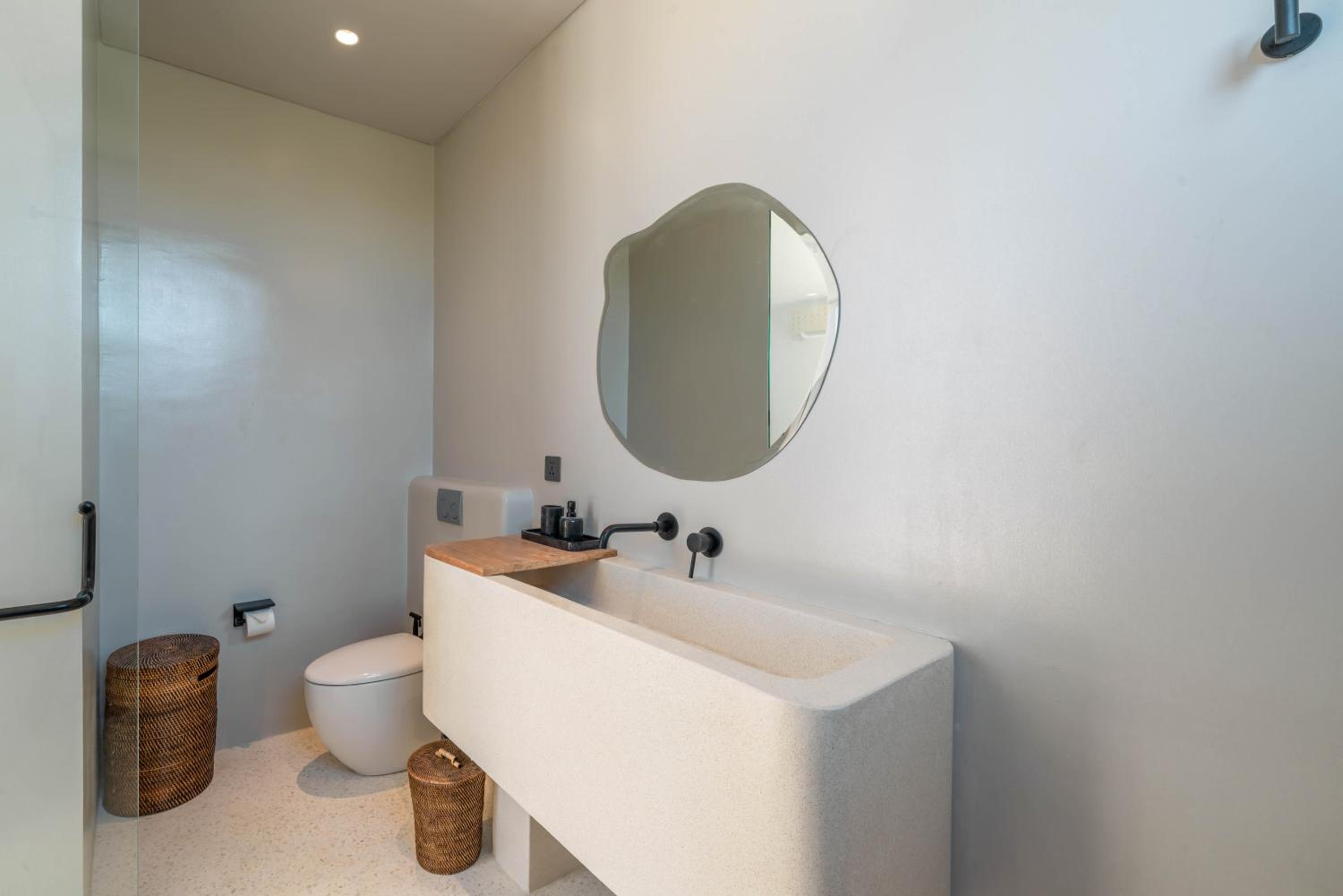 Berawa Breeze - Chic 4BR Beachside Oasis with Sauna view 4