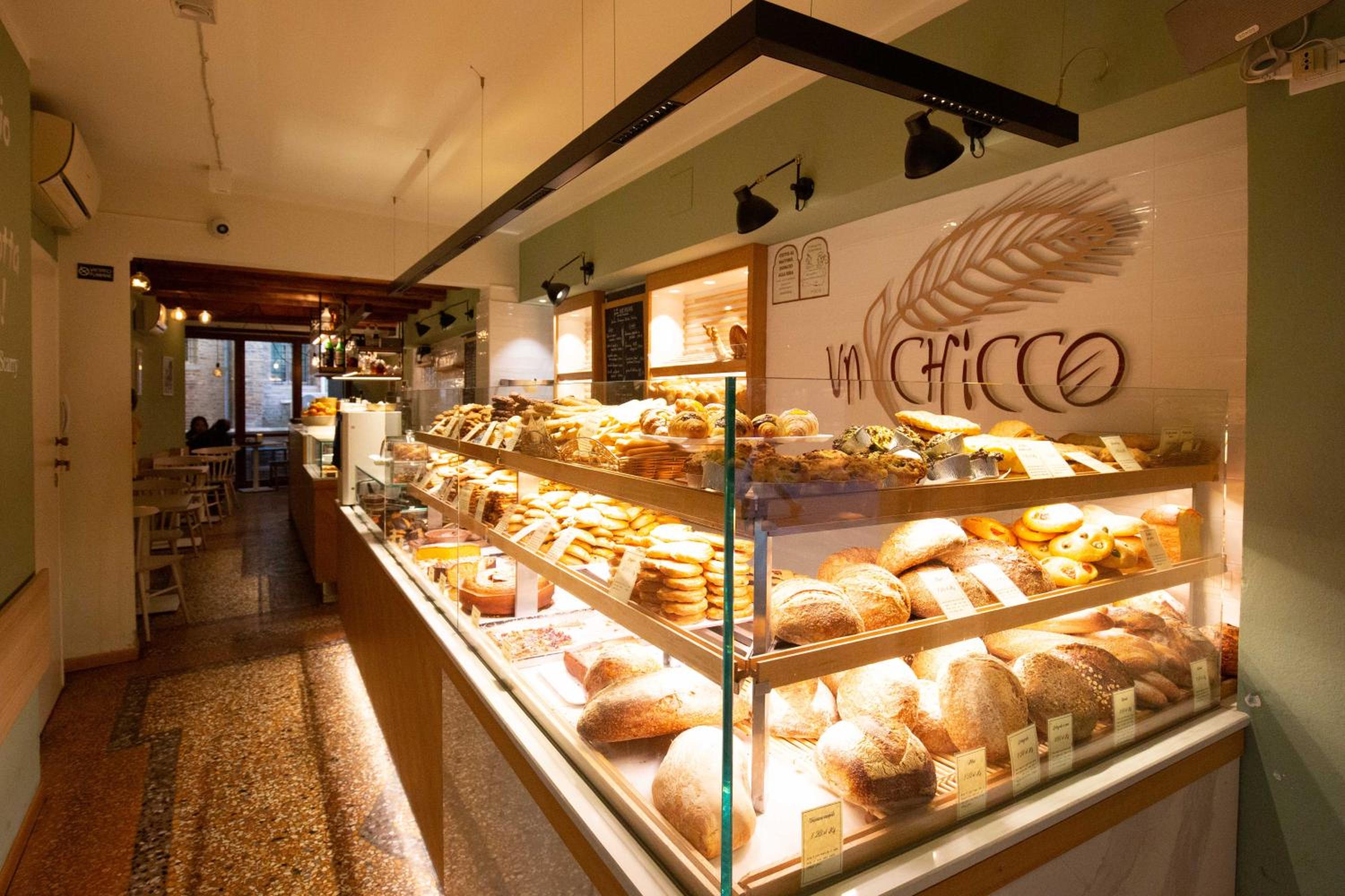 Hotel Falegnami Boutique Suites - BolognaRooms - Image 1