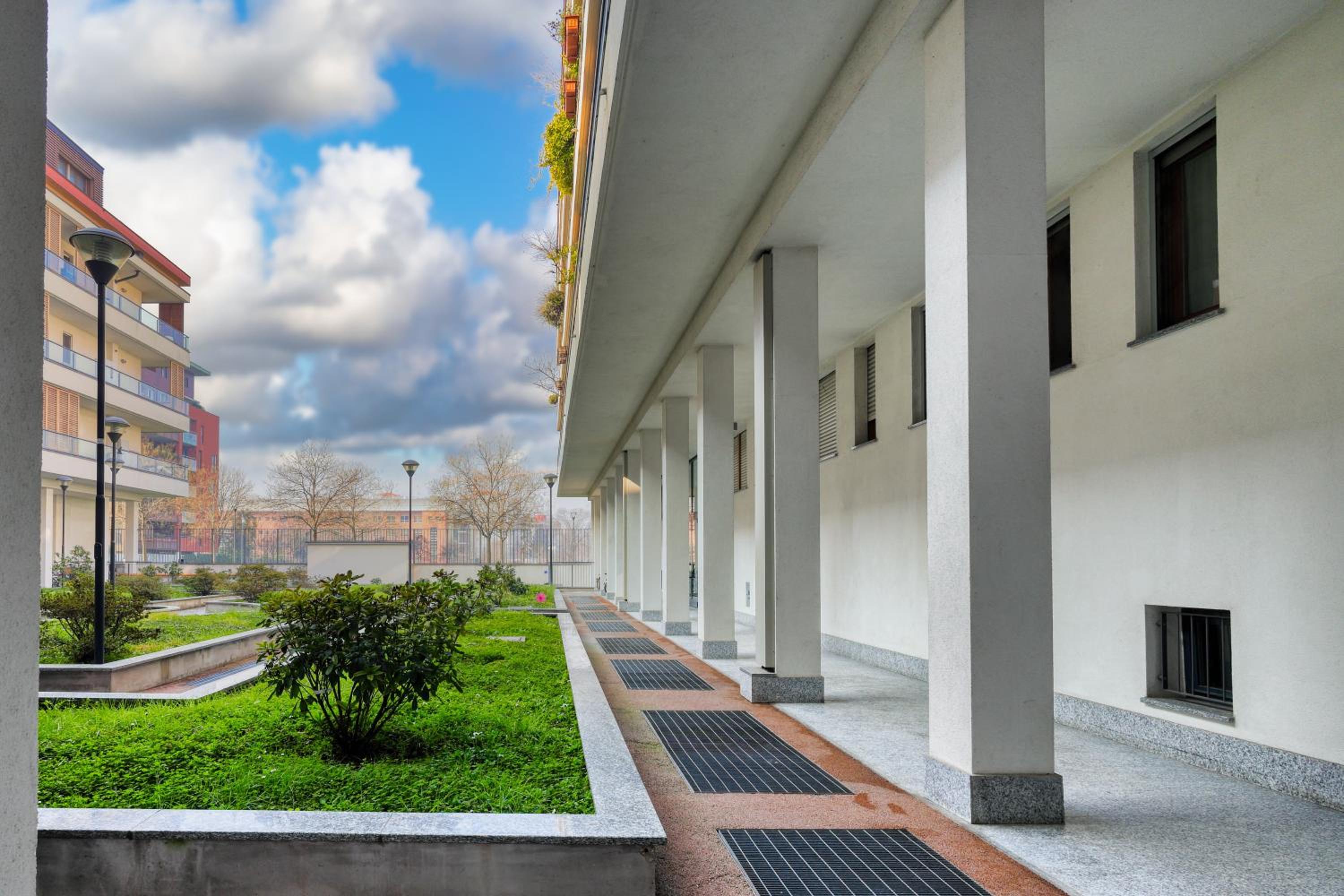 JOIVY Elegant apartment with parking and balcony