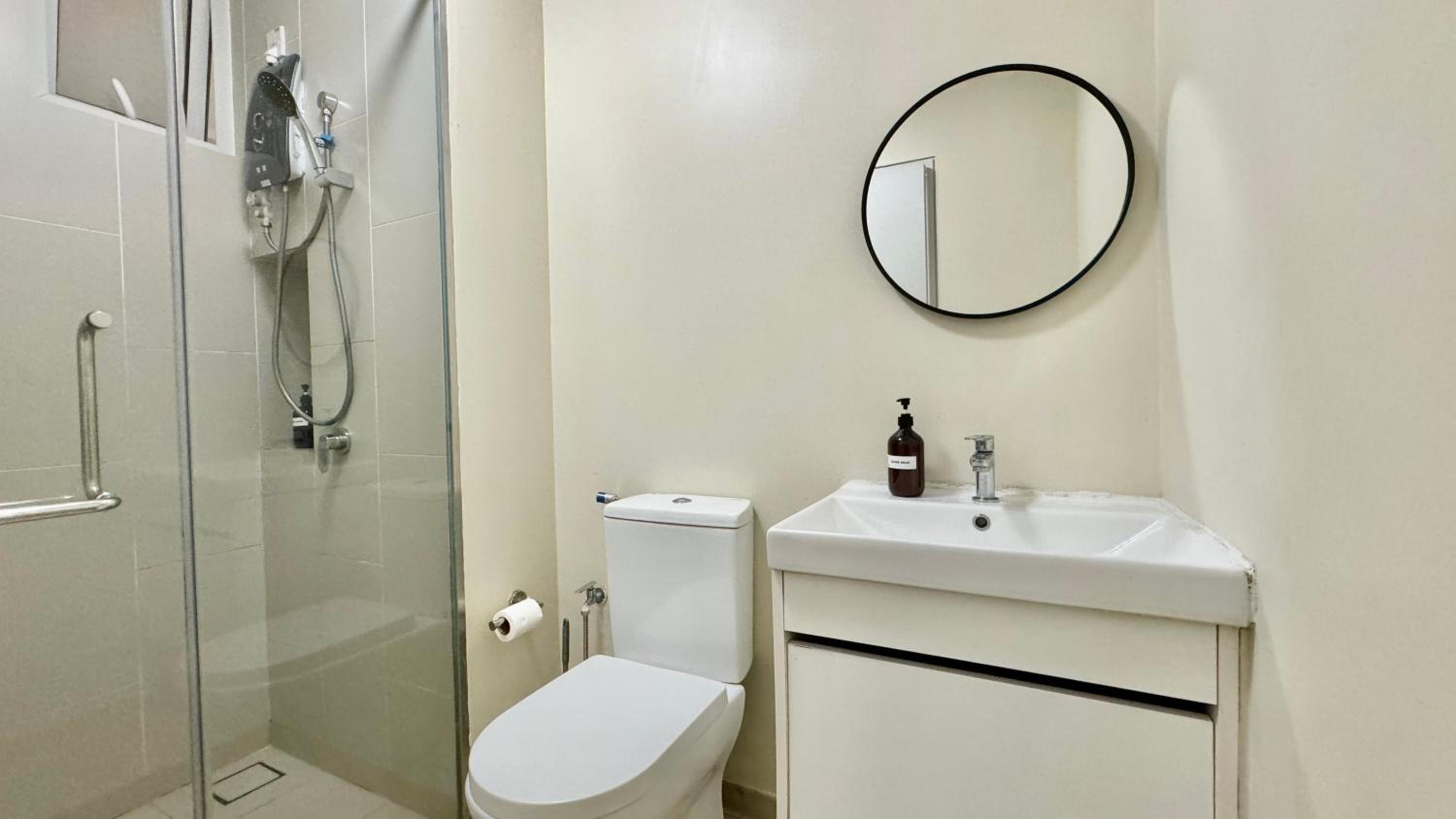 UNA Serviced Apartment by manatidur