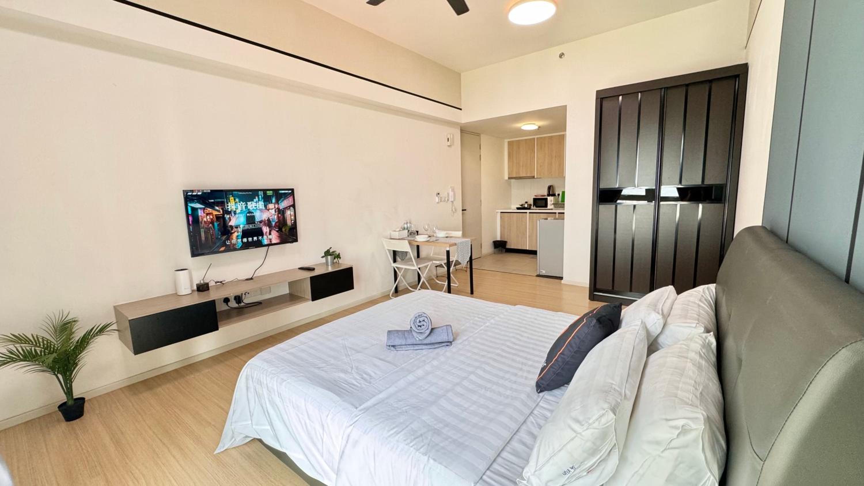 UNA Serviced Apartment by manatidur