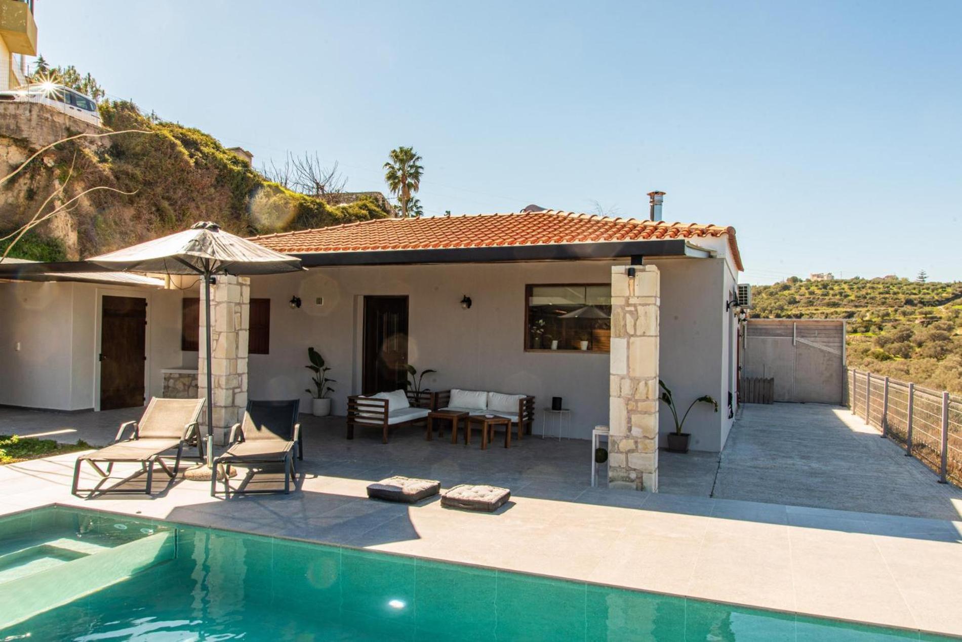 Canyon 2 villa with private pool photo 3