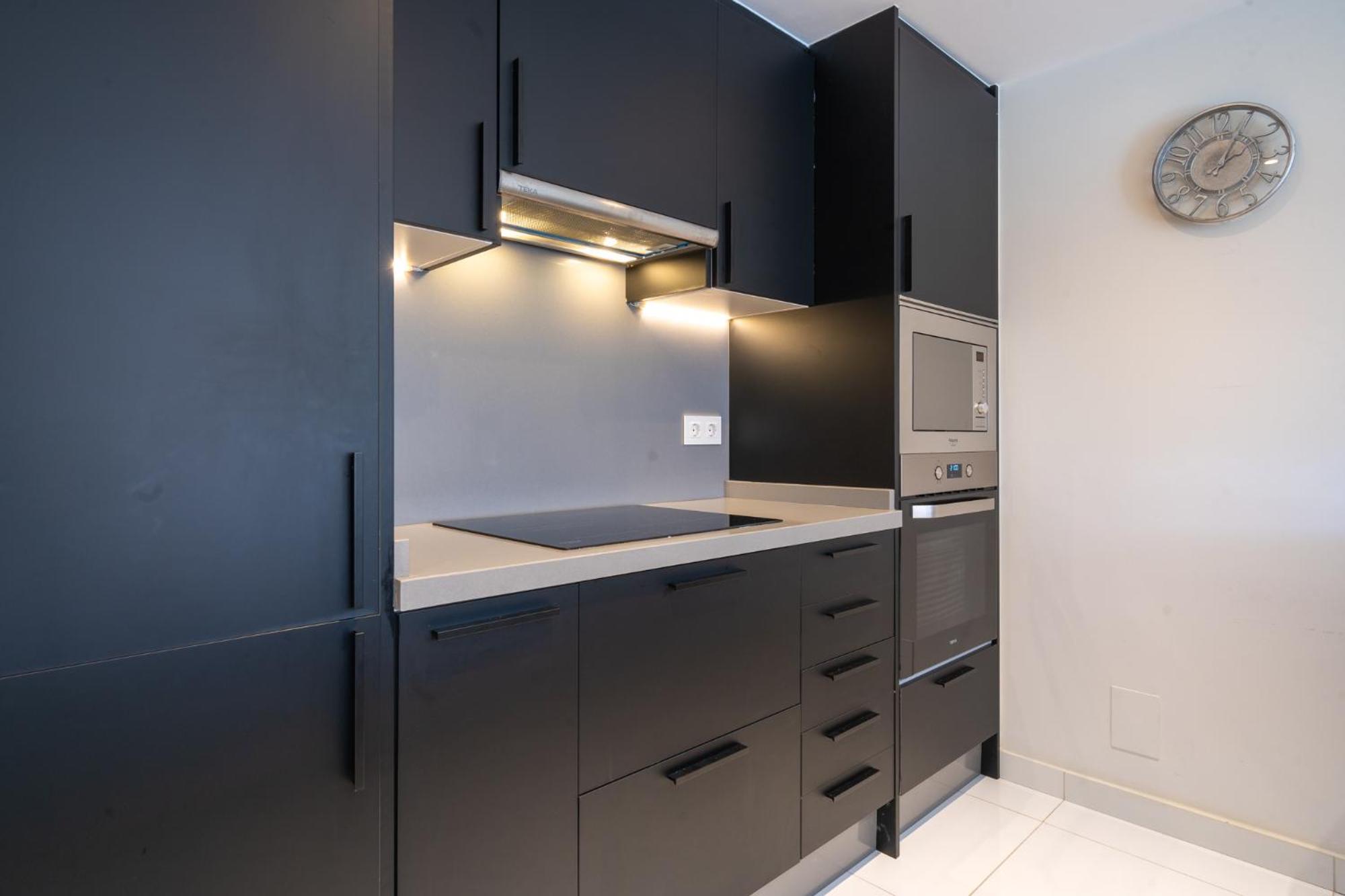 Puerto Banus Two Bedroom Luxurious Apartment with Parking