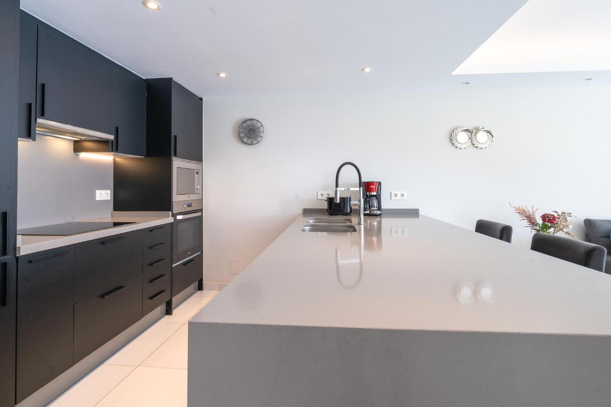 Puerto Banus Two Bedroom Luxurious Apartment with Parking