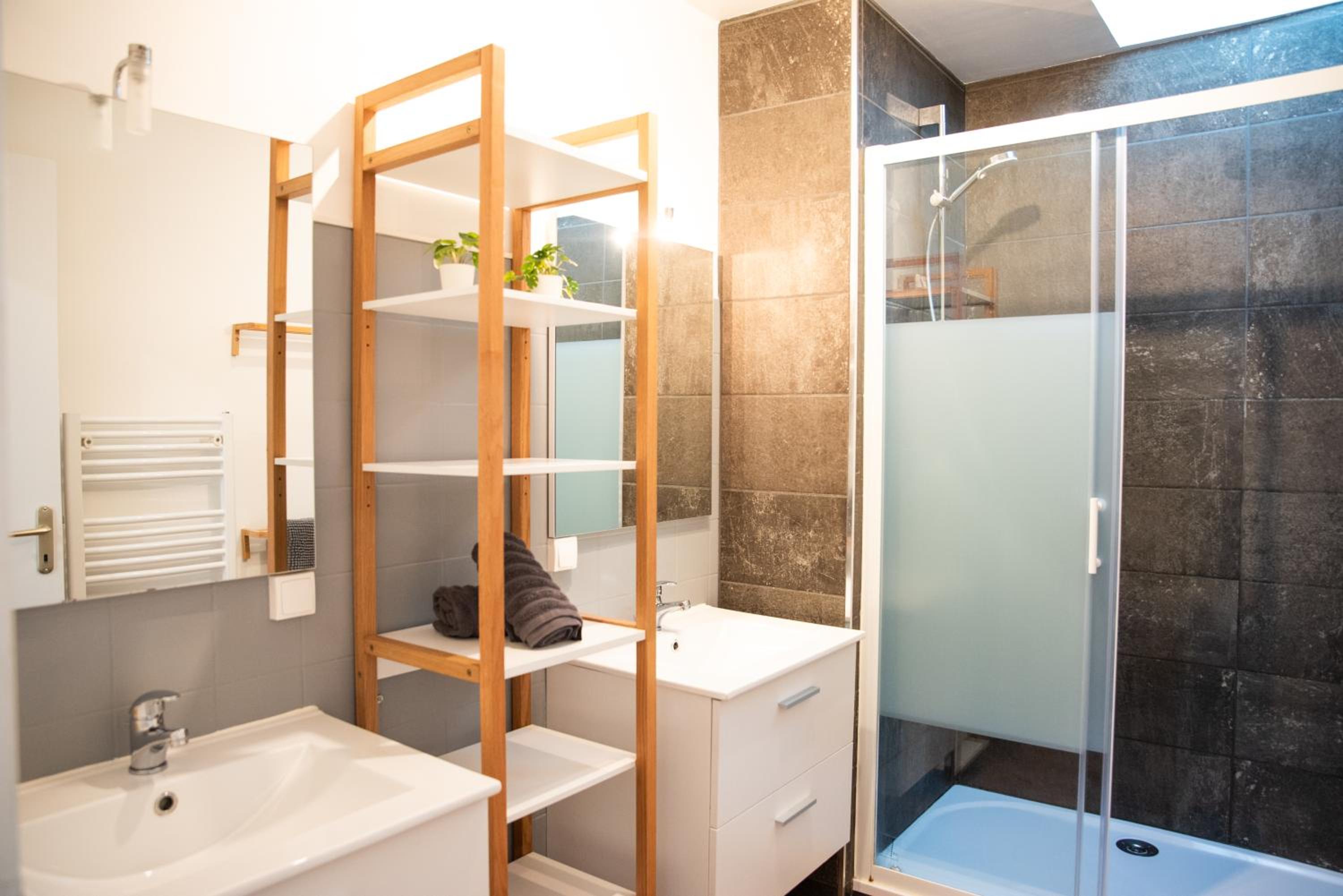 Appartement Chaleureux au pied de la Cité avec Parking