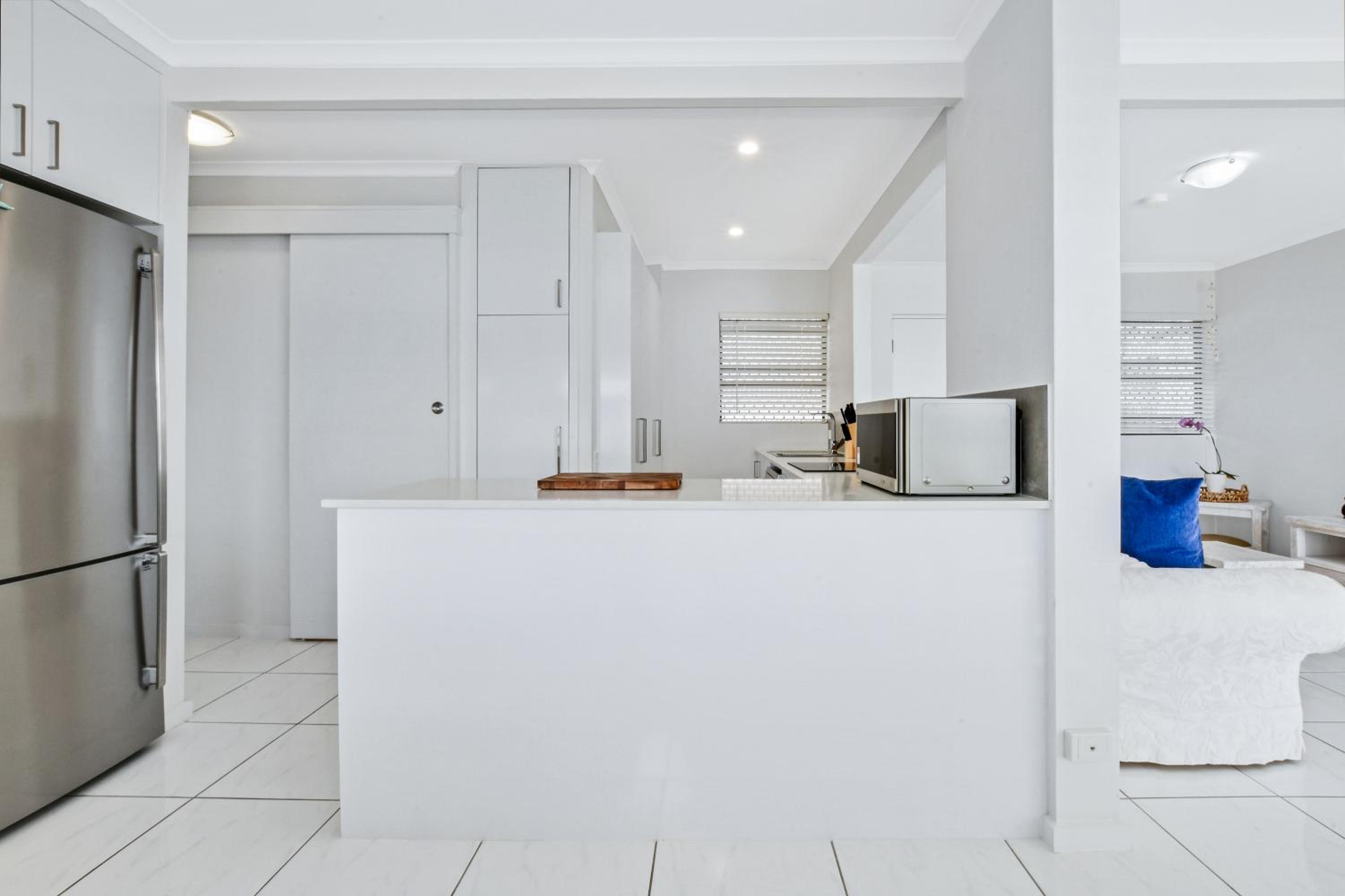 Coastal Chic Apartment - Mooloolaba and Alex