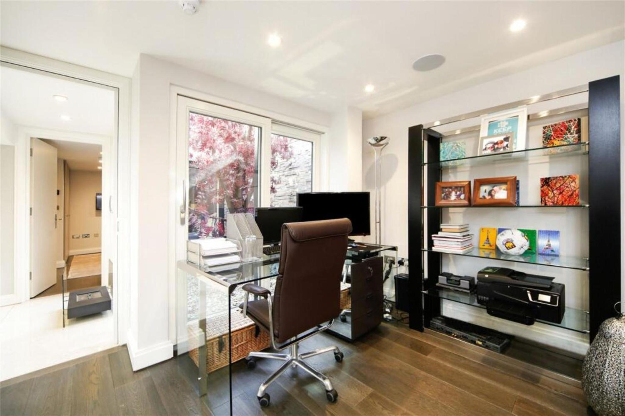 Tower Bridge Views Luxury and large 2 bed 2 bath with large outdoors