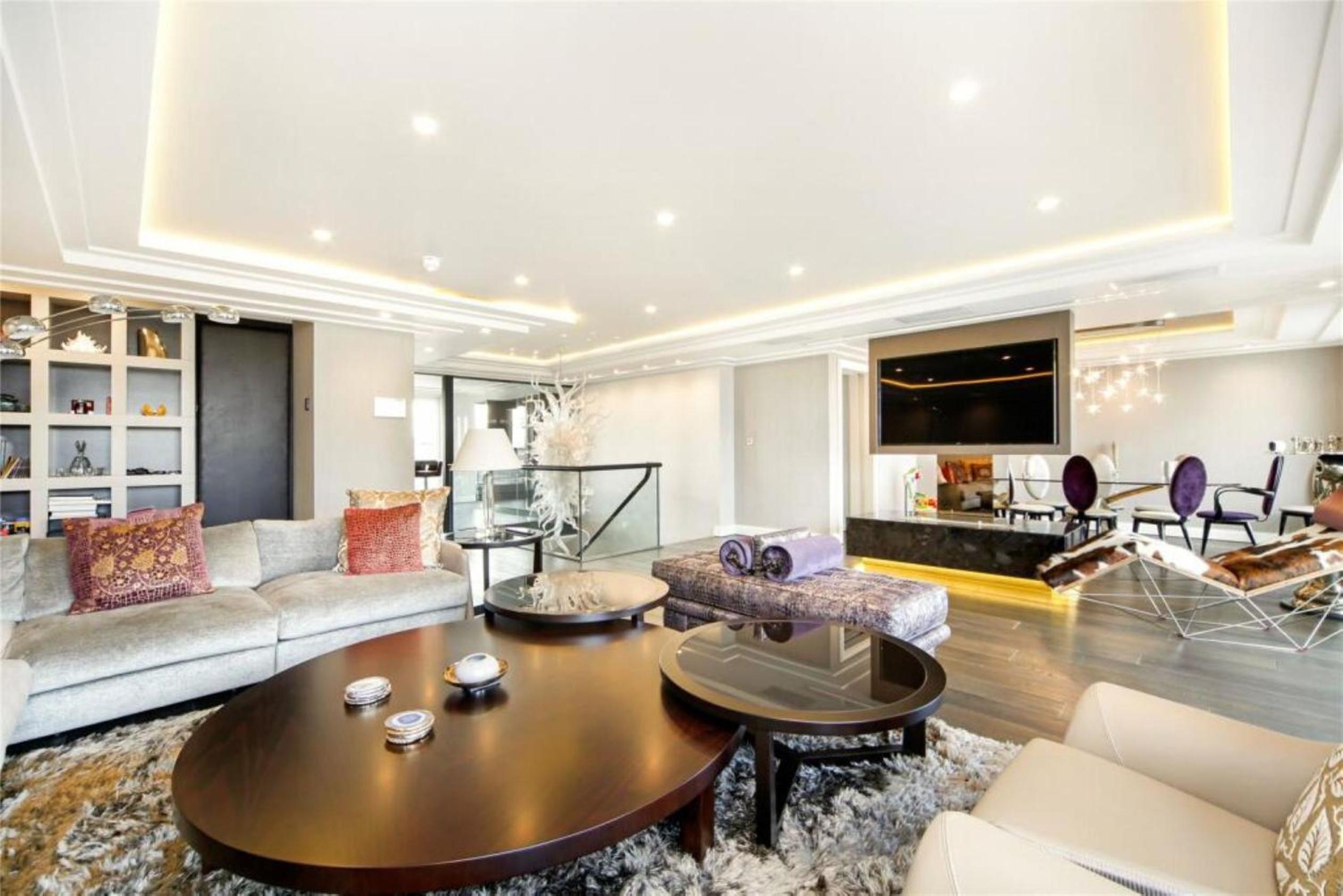 Tower Bridge Views Luxury and large 2 bed 2 bath with large outdoors