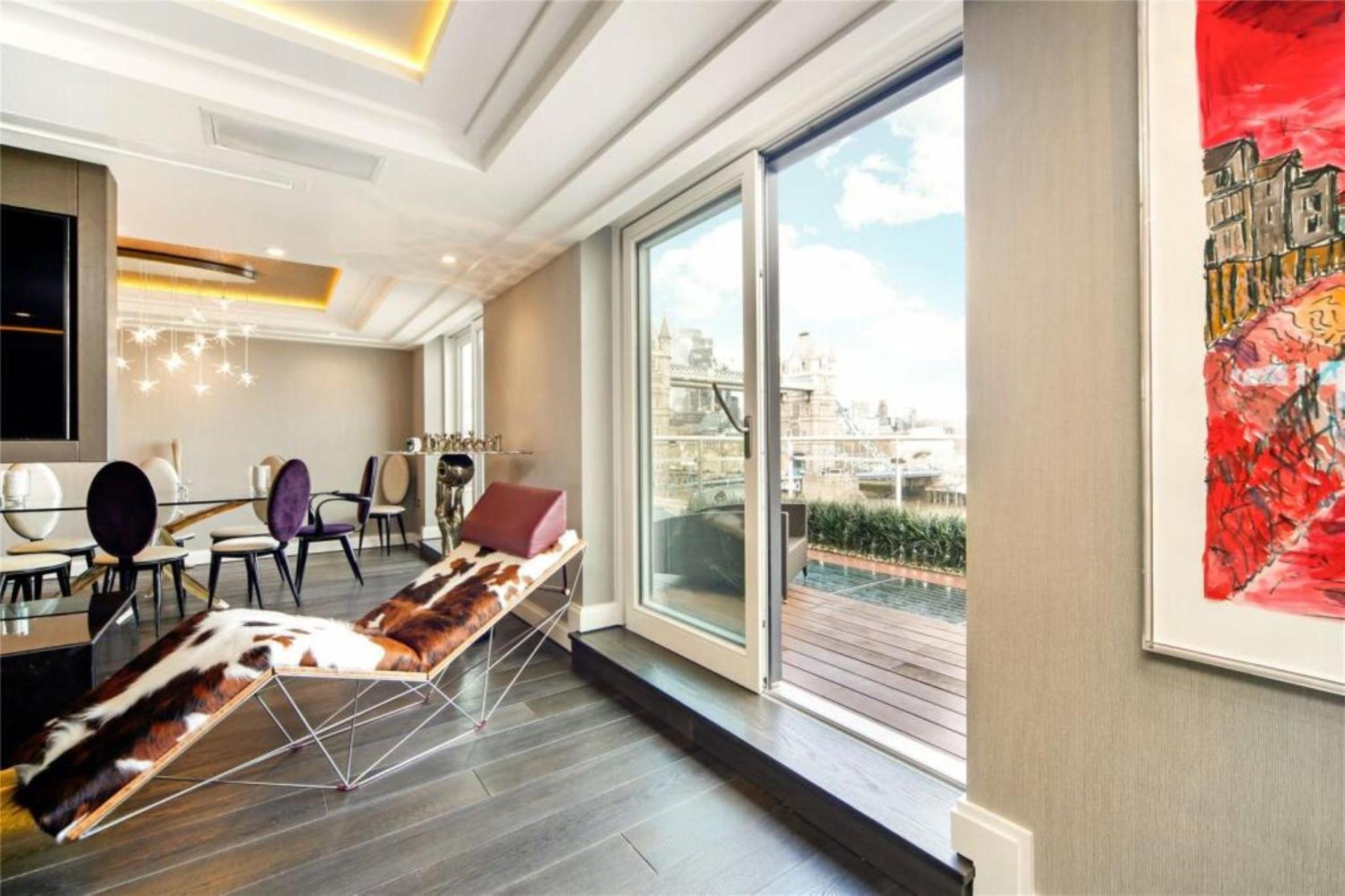 Tower Bridge Views Luxury and large 2 bed 2 bath with large outdoors