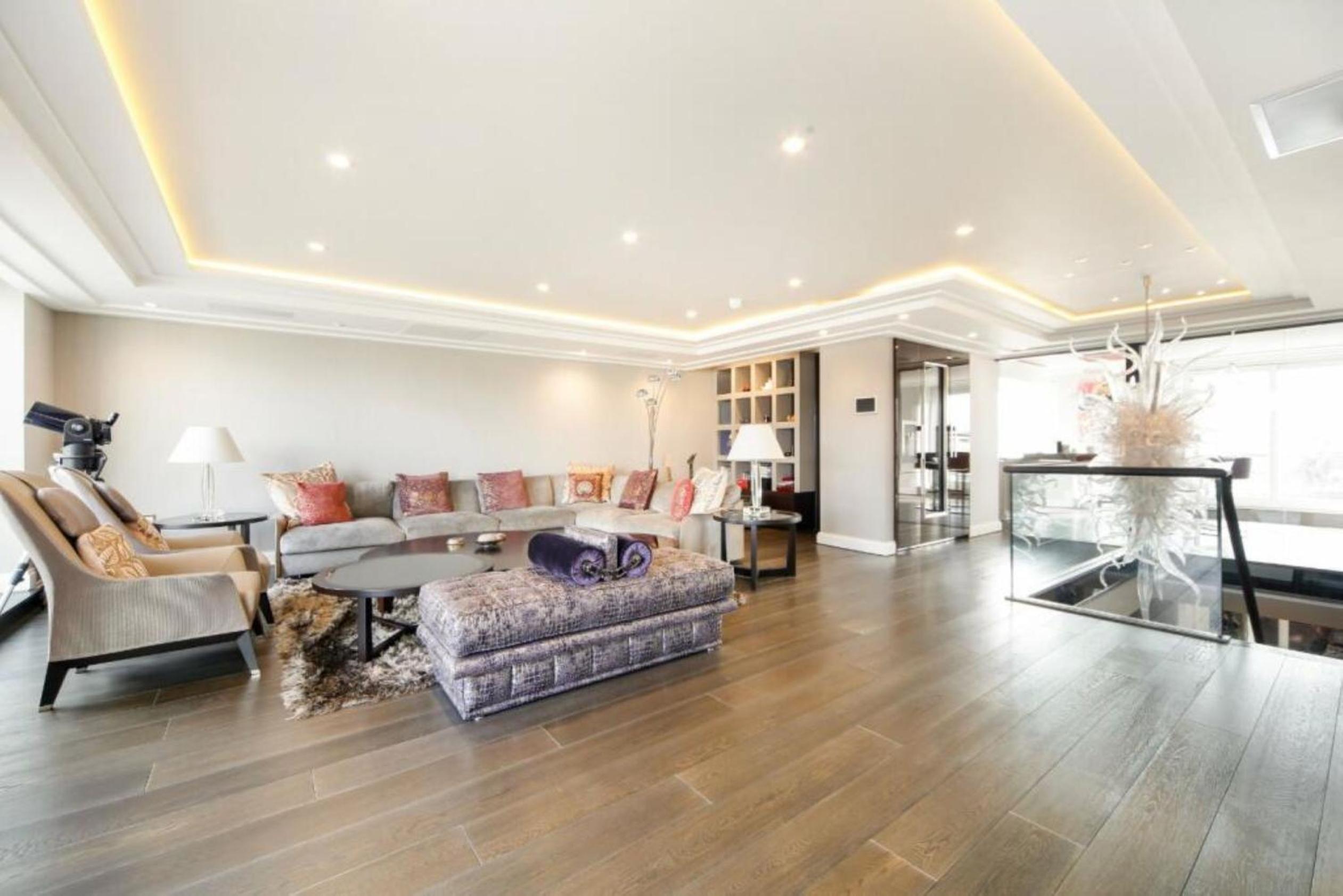Tower Bridge Views Luxury and large 2 bed 2 bath with large outdoors