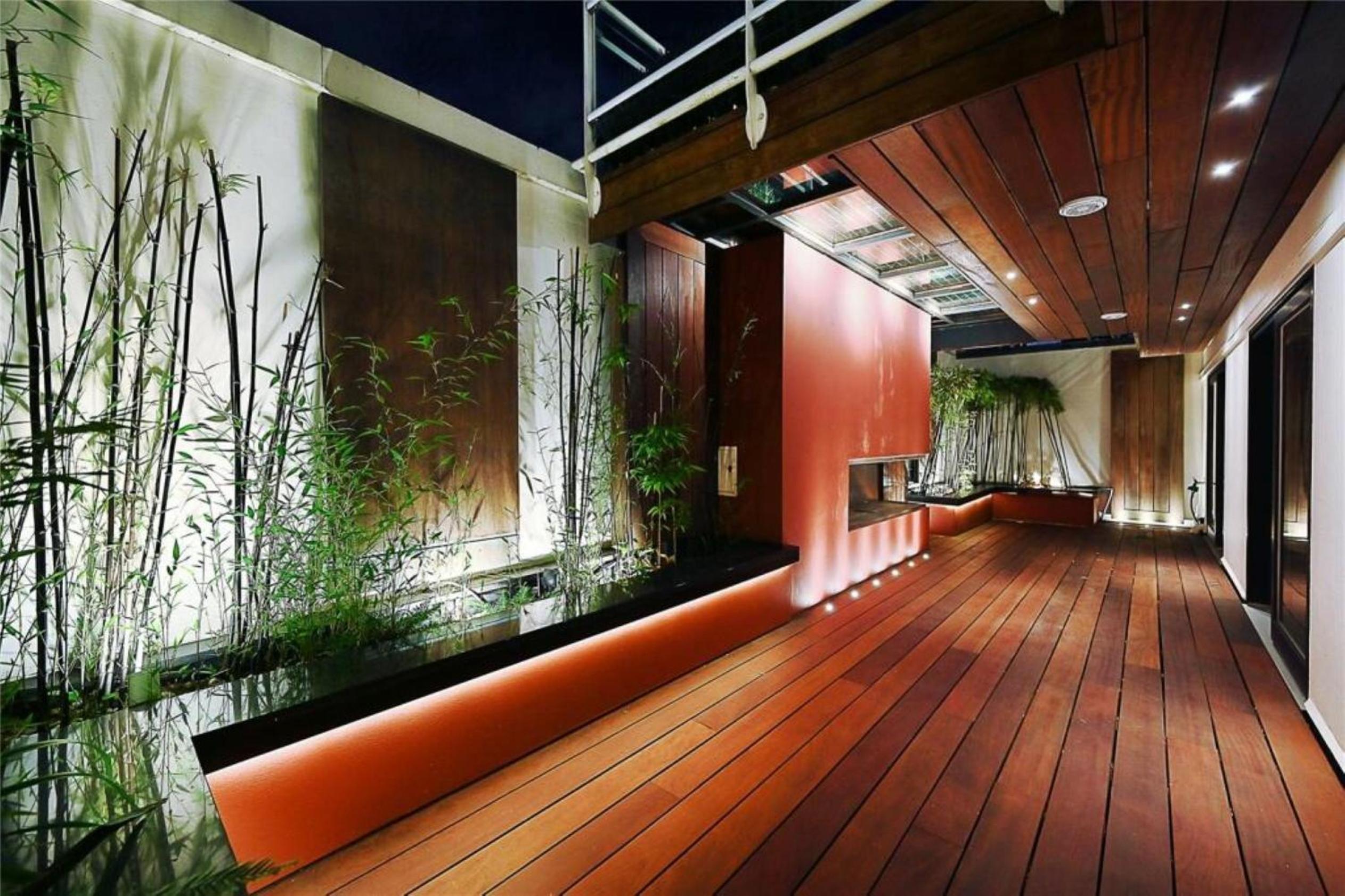 Tower Bridge Views Luxury and large 2 bed 2 bath with large outdoors