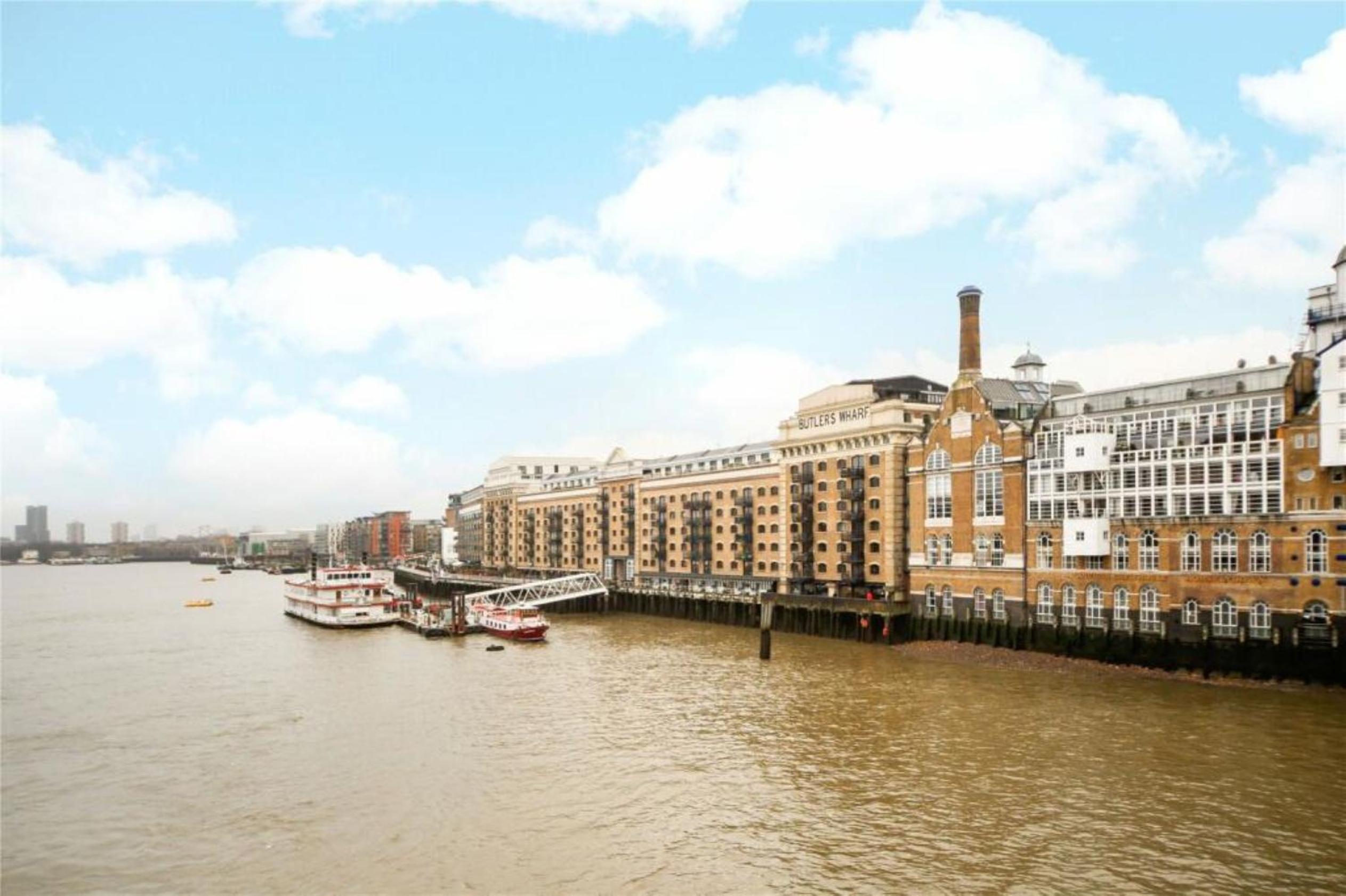Tower Bridge Views Luxury and large 2 bed 2 bath with large outdoors