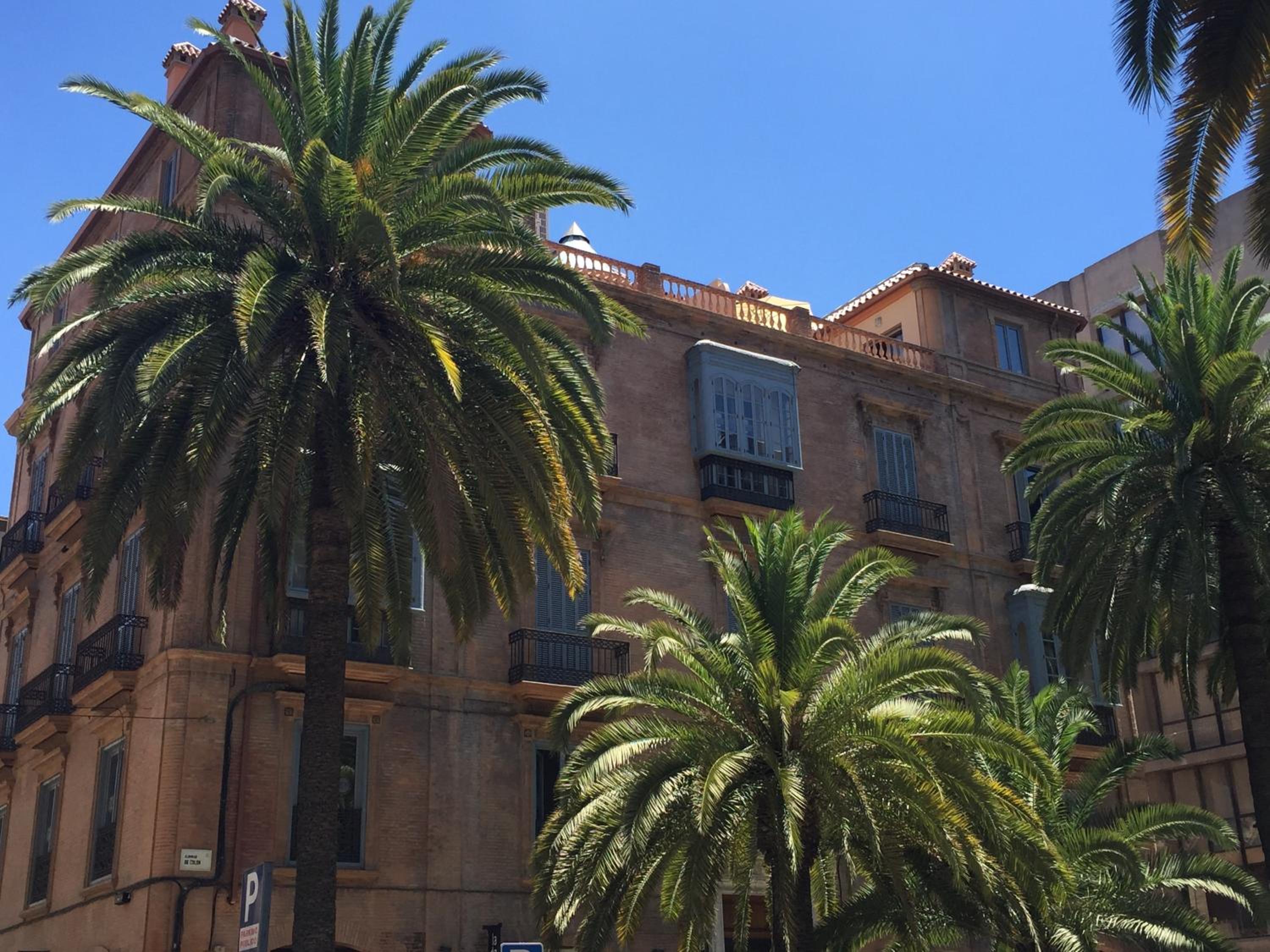 Life Apartments Alameda Colón