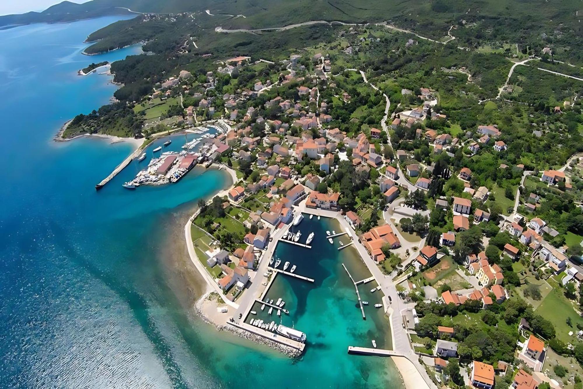 Villa Karolina Großes Ferienhaus Meerblick 2000qm Garten Familien Gruppen Insel Lošinj