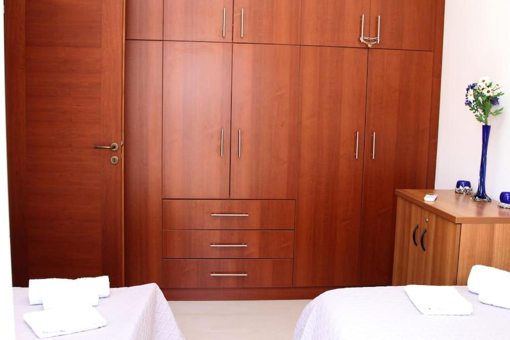 3 bedroom apartment in Heraklion - Free Parking photo 4