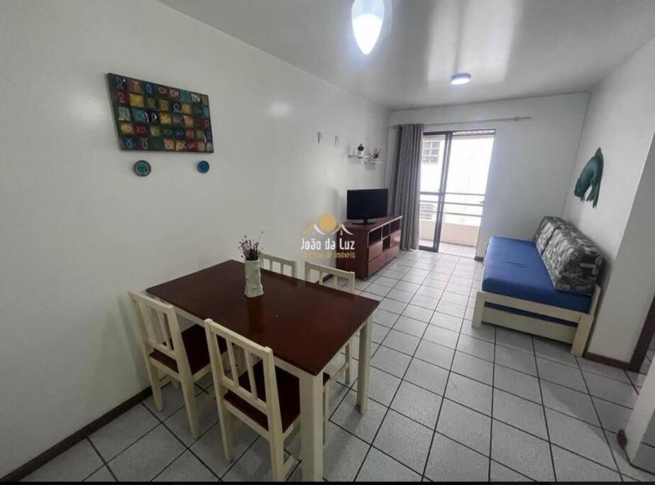 Departamento a 20 metros do mar.