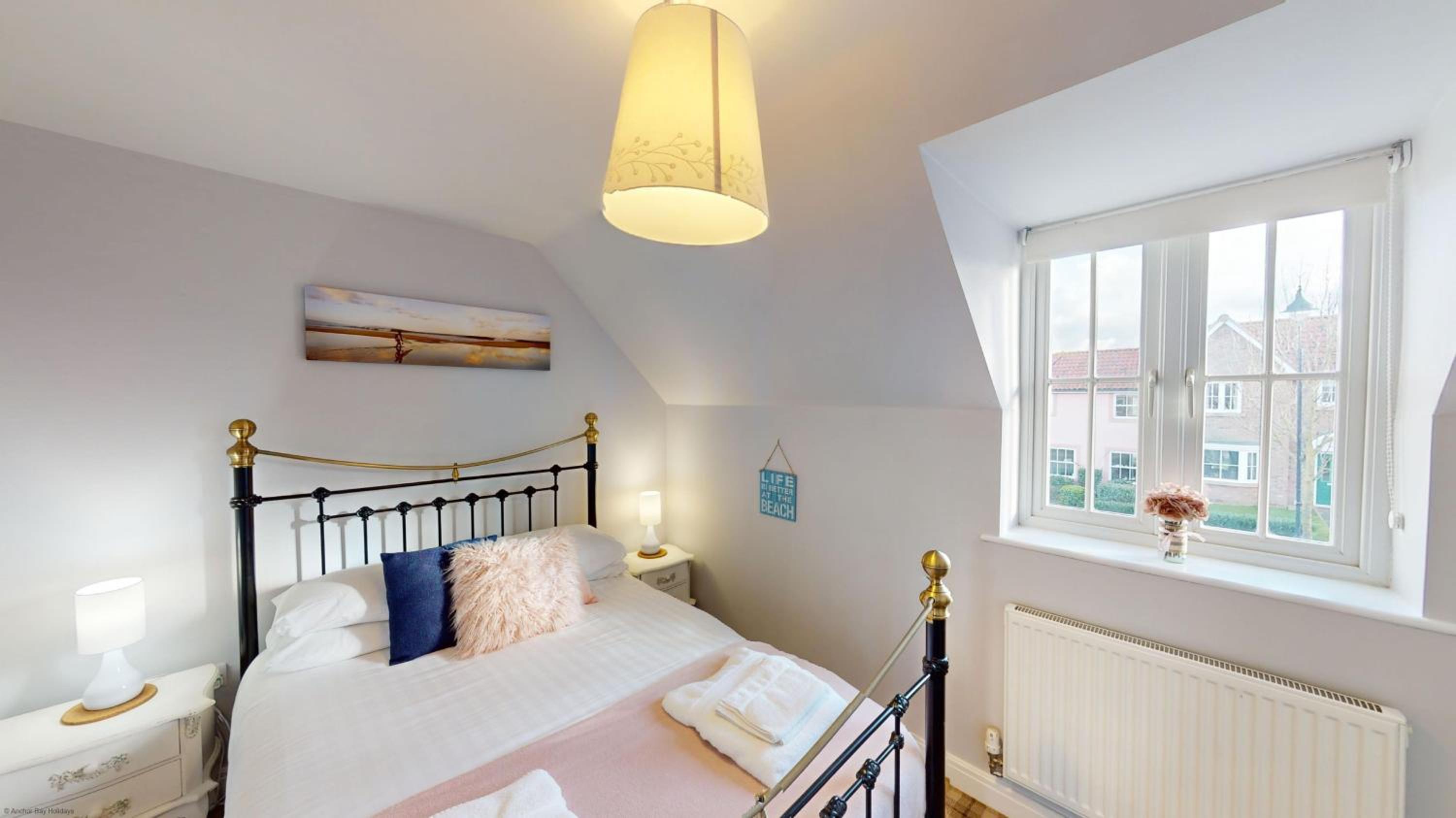 Willow Cottage - Part of the The Bay Filey Holiday Village with pool, gym and direct beach access, pub, restaurant, tennis and meadows walks