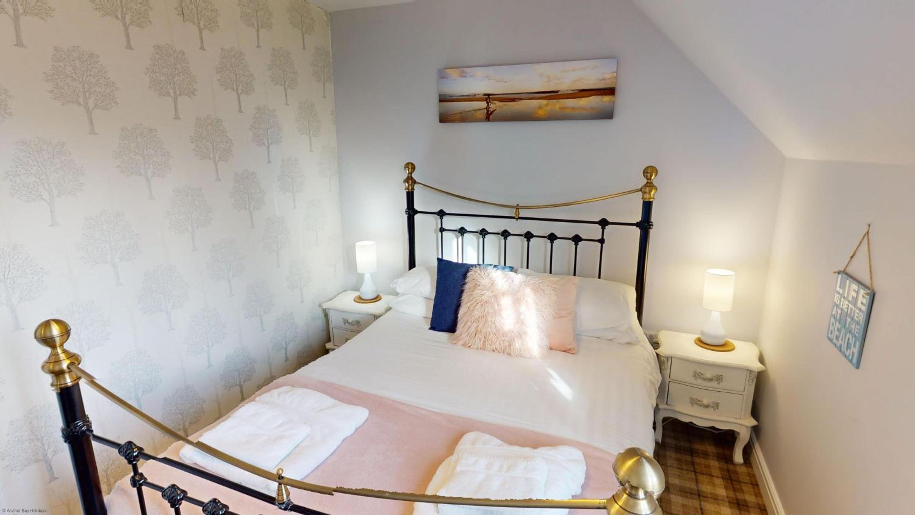 Willow Cottage - Part of the The Bay Filey Holiday Village with pool, gym and direct beach access, pub, restaurant, tennis and meadows walks