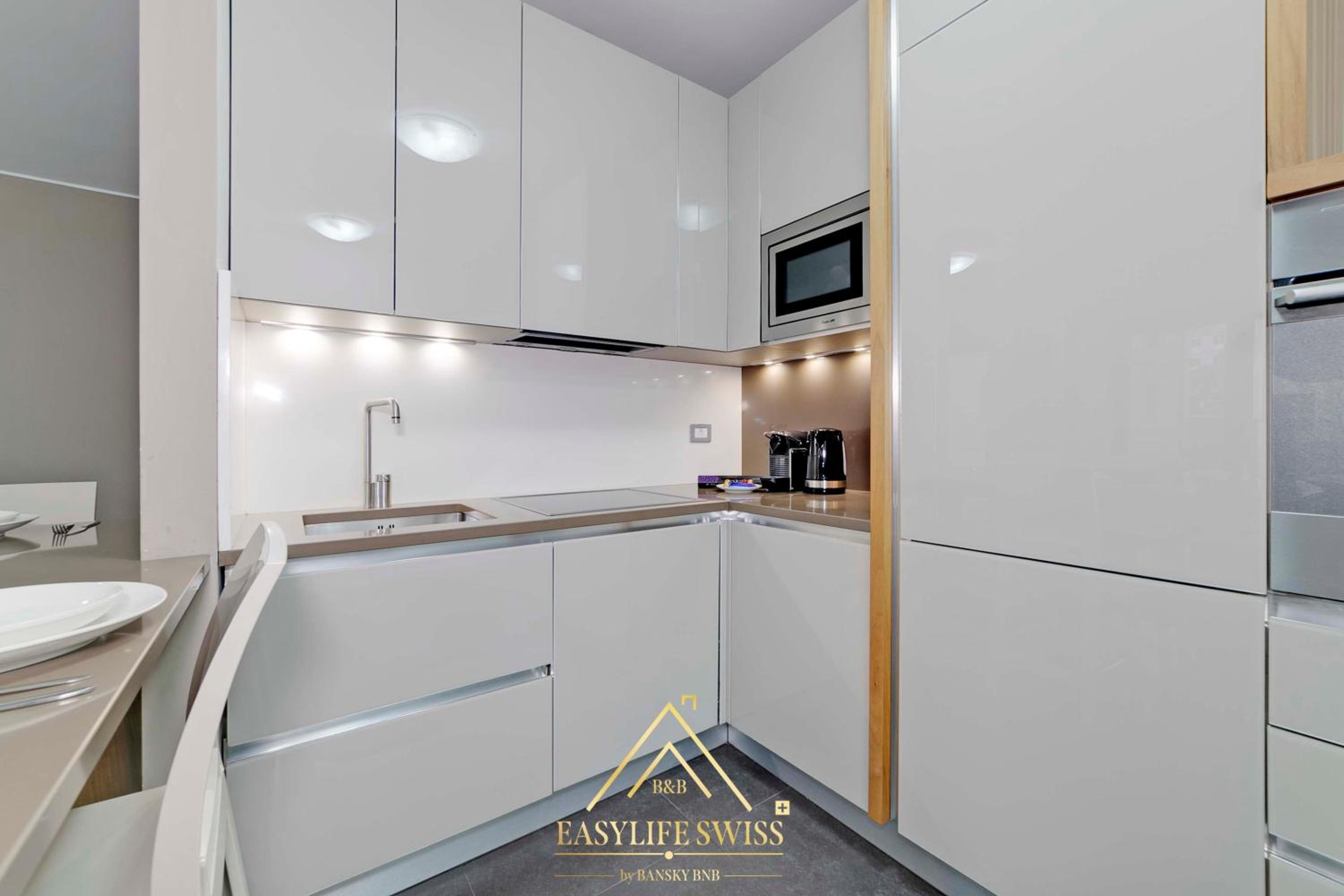 City Paradise x5PAX 2 Parking 5 -By EasyLife Swiss -By EasyLife Swiss