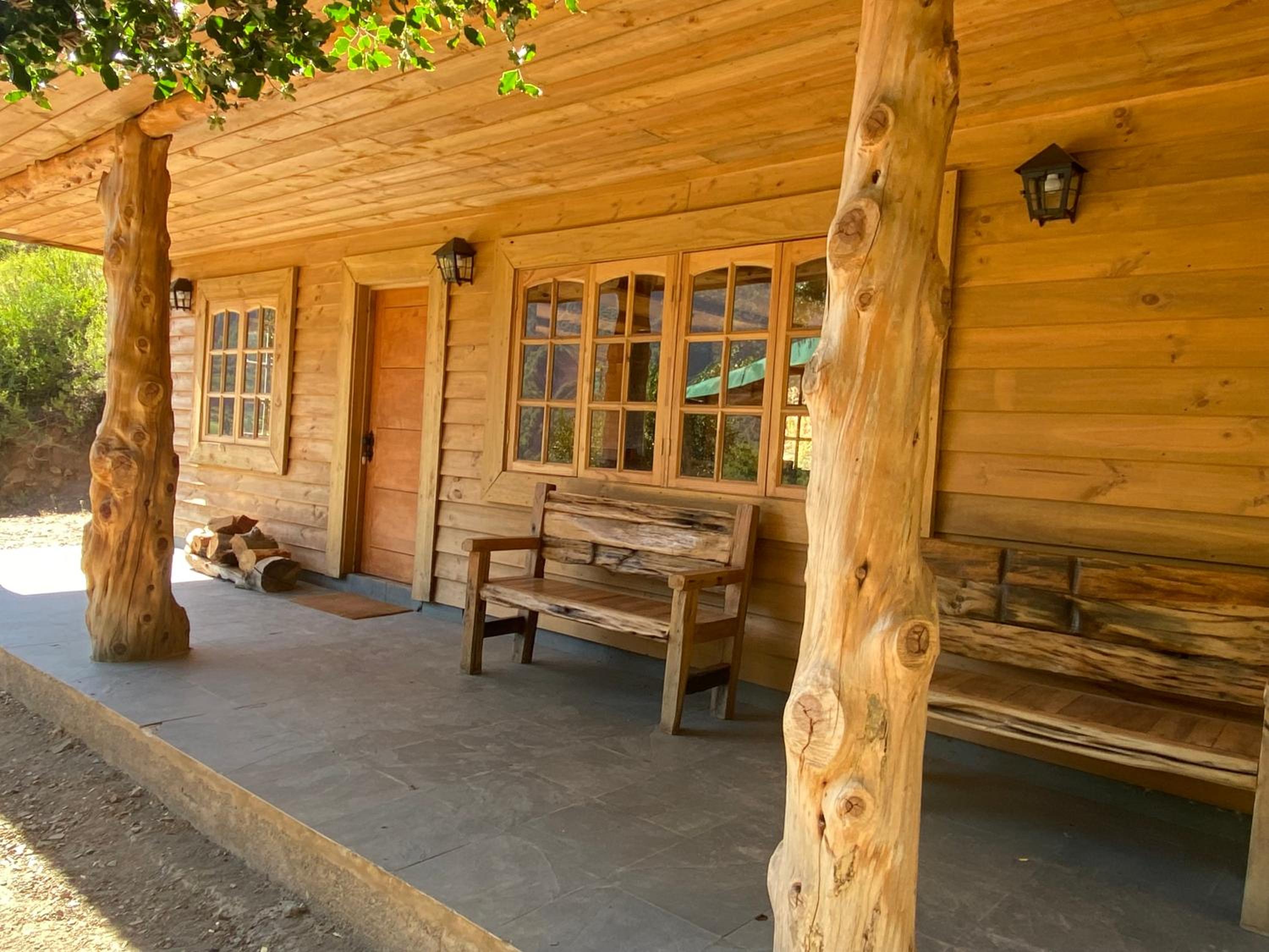 Parque Guaiquivilo, Cabañas de montaña con tinaja privada
