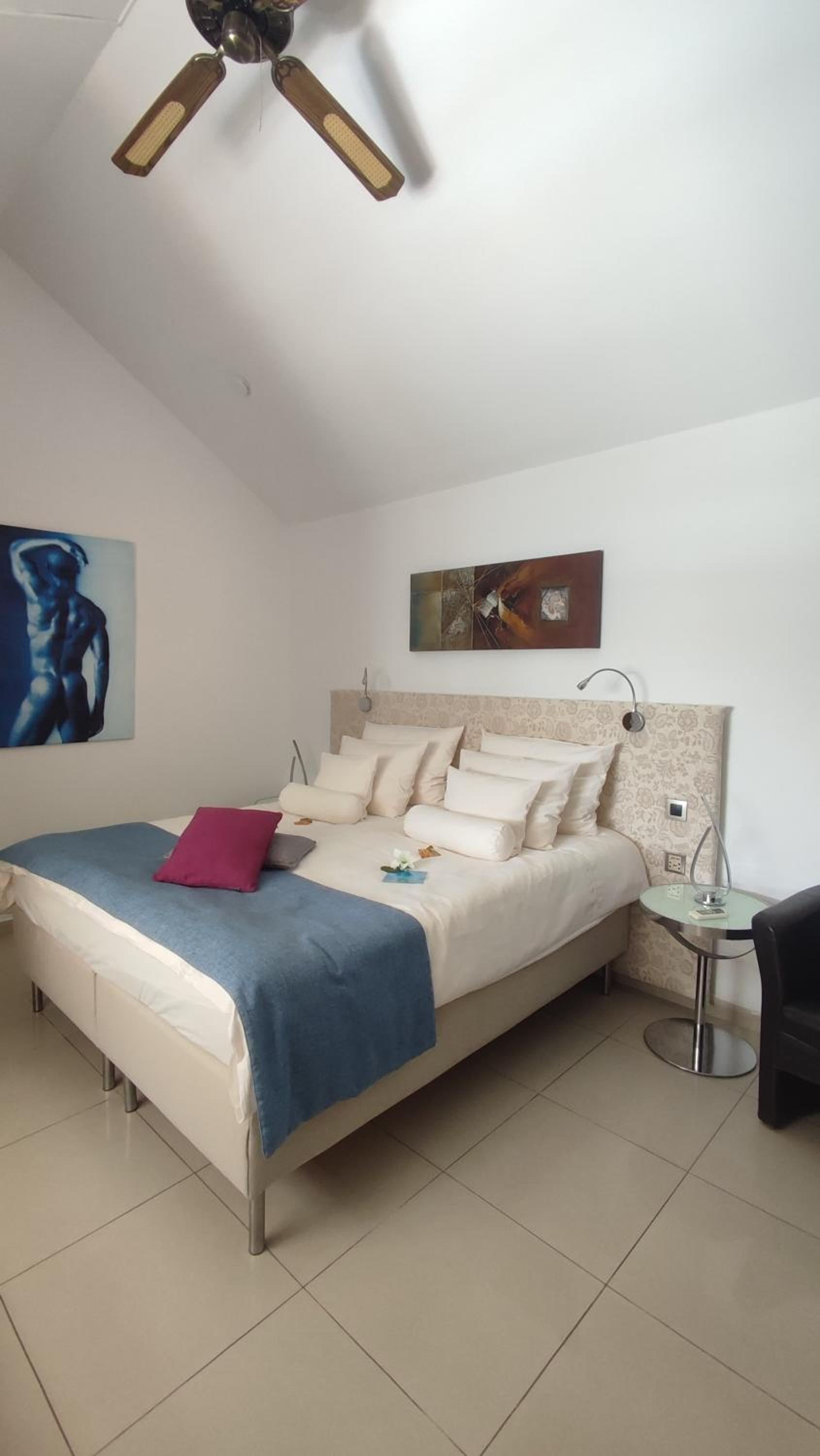 Birdcage Gay Men Resort and Lifestyle Hotel