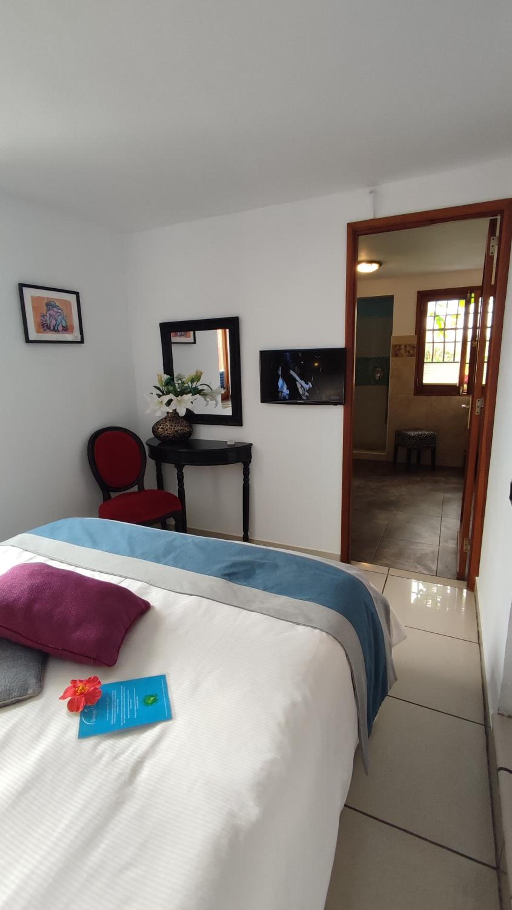 Birdcage Gay Men Resort and Lifestyle Hotel