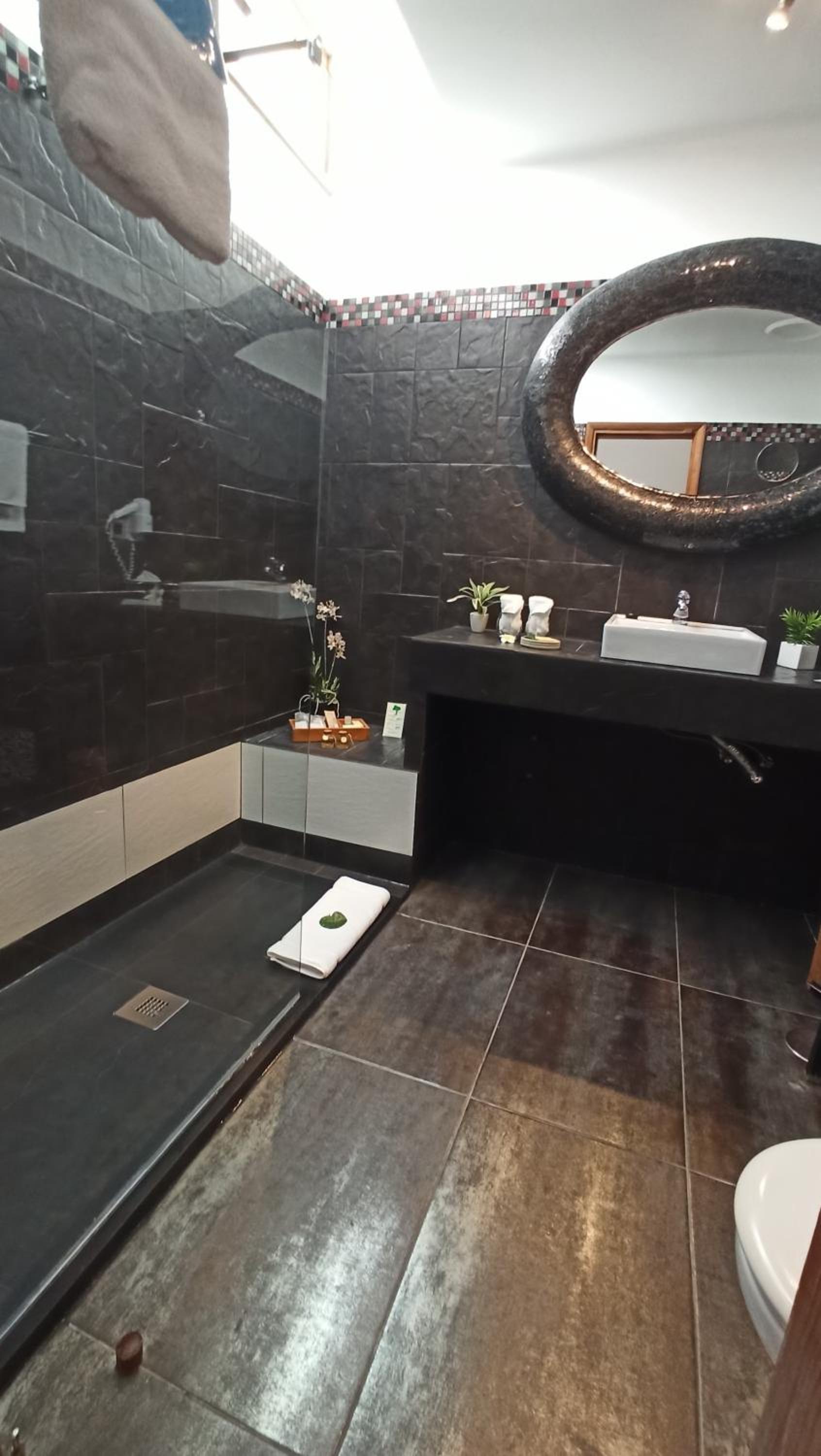 Birdcage Gay Men Resort and Lifestyle Hotel