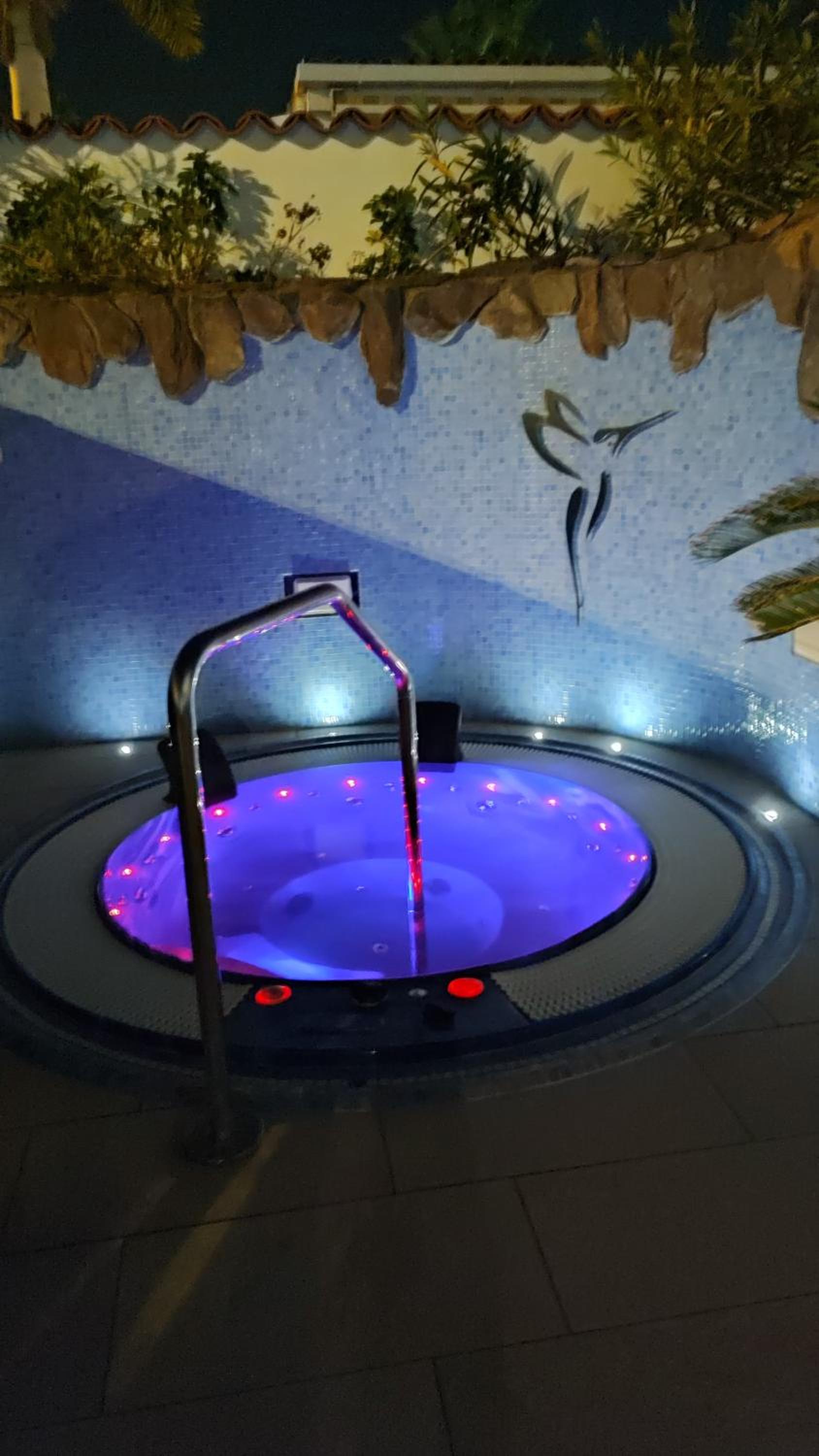 Birdcage Gay Men Resort and Lifestyle Hotel