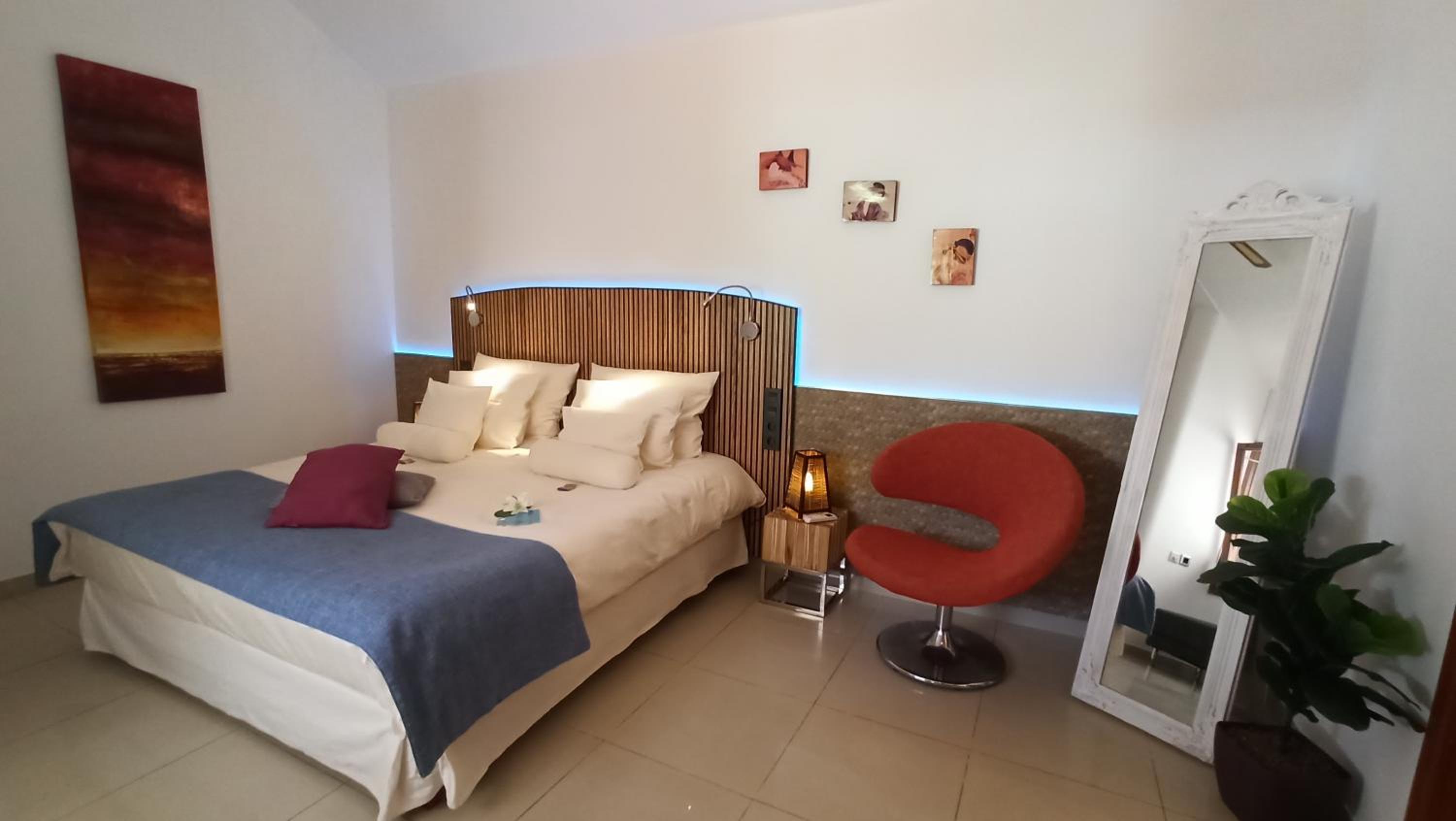 Birdcage Gay Men Resort and Lifestyle Hotel