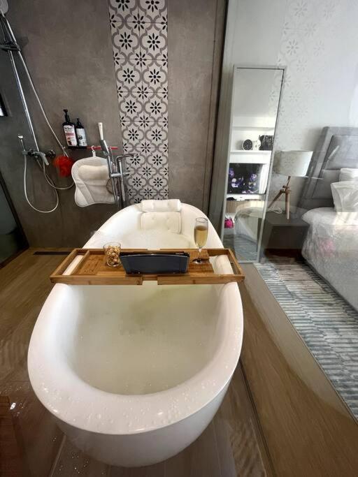 Luxury Seaview Studio Apartment -RAK Marjan Island