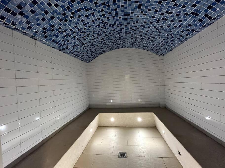 Luxury Seaview Studio Apartment -RAK Marjan Island