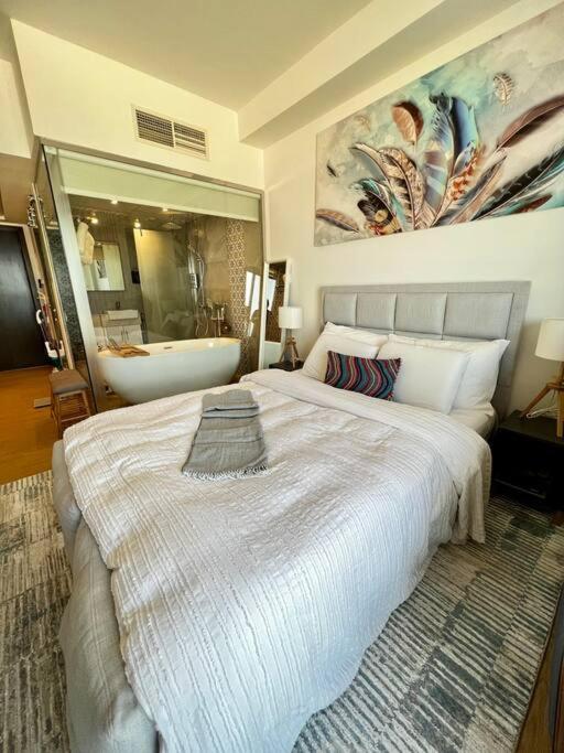 Luxury Seaview Studio Apartment -RAK Marjan Island
