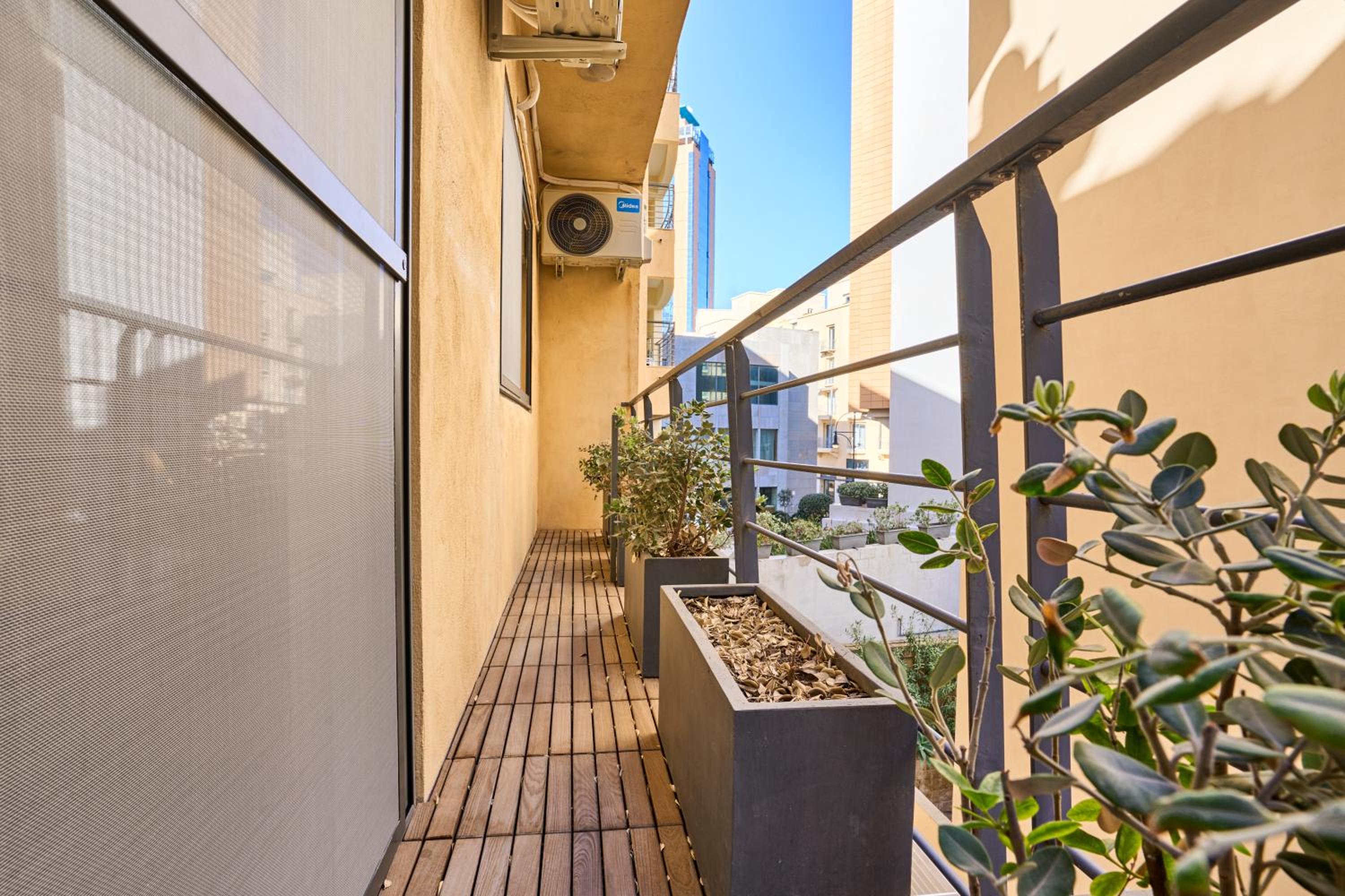 Garden View 9 - Two Bedroom Apartment photo 3