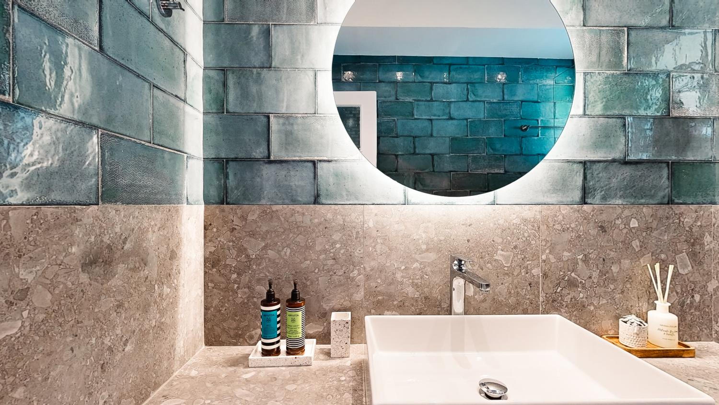 The H Experience - Urban Rooftop Oasis photo 4