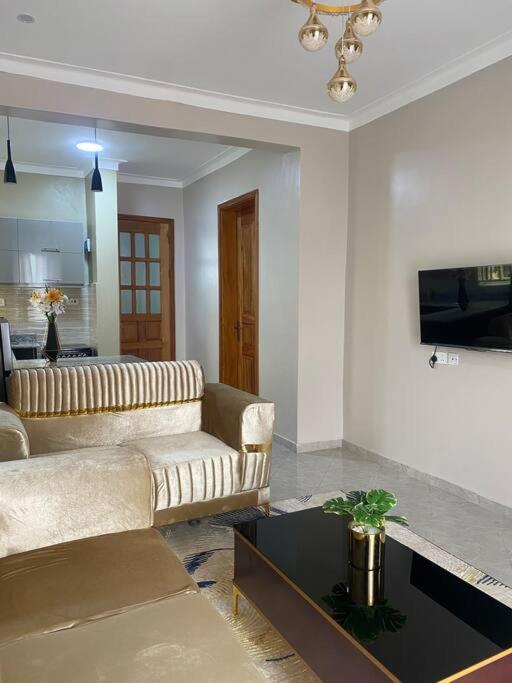 Veron’s Elegant Home view 2