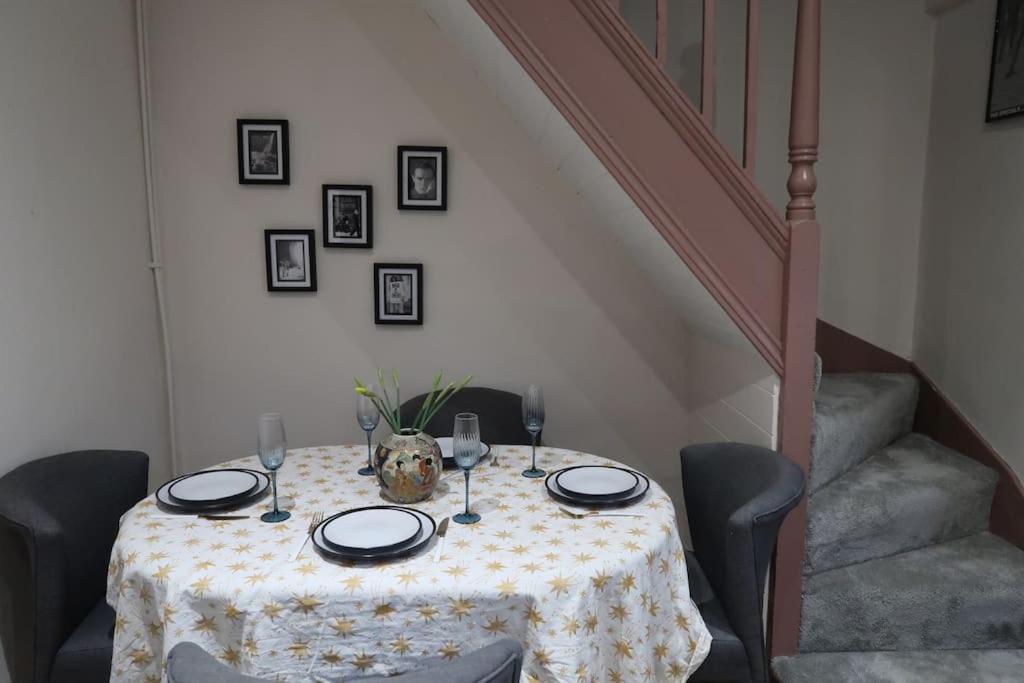 Victorian Farrar Cottage