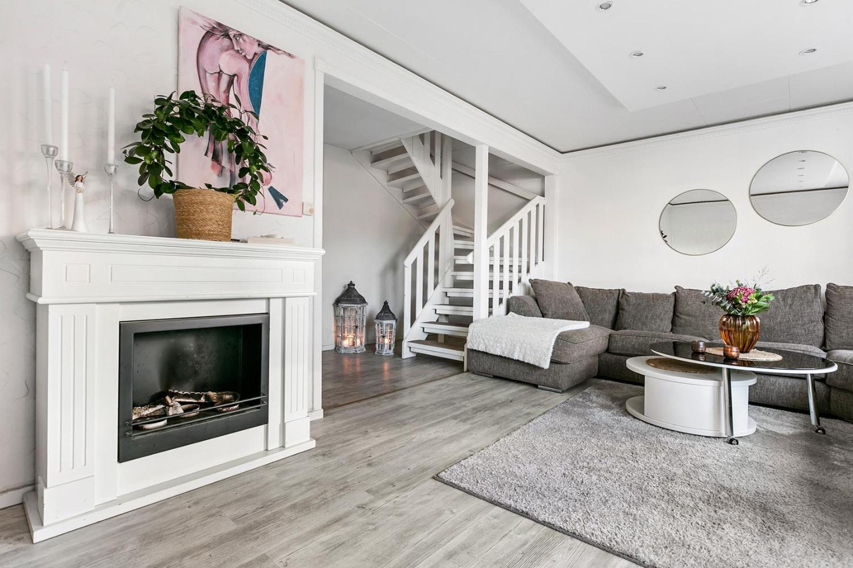 Stort tre plans hus i Vallentuna
