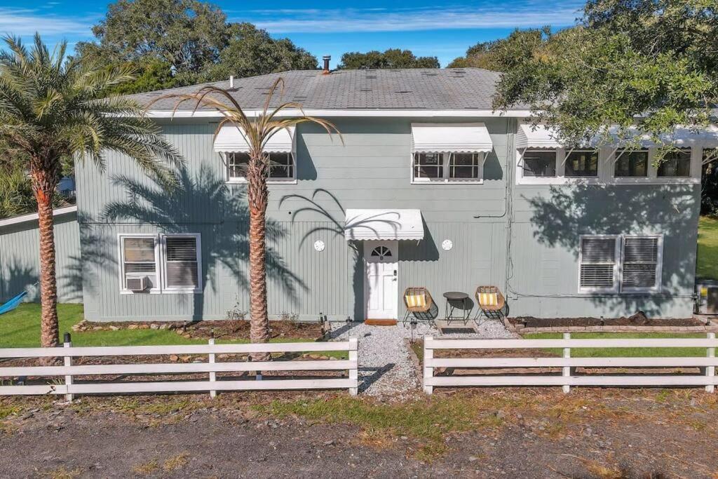 Sandy Feet Retreat UNIT B 3 BR Unit Steps to Beach view 3