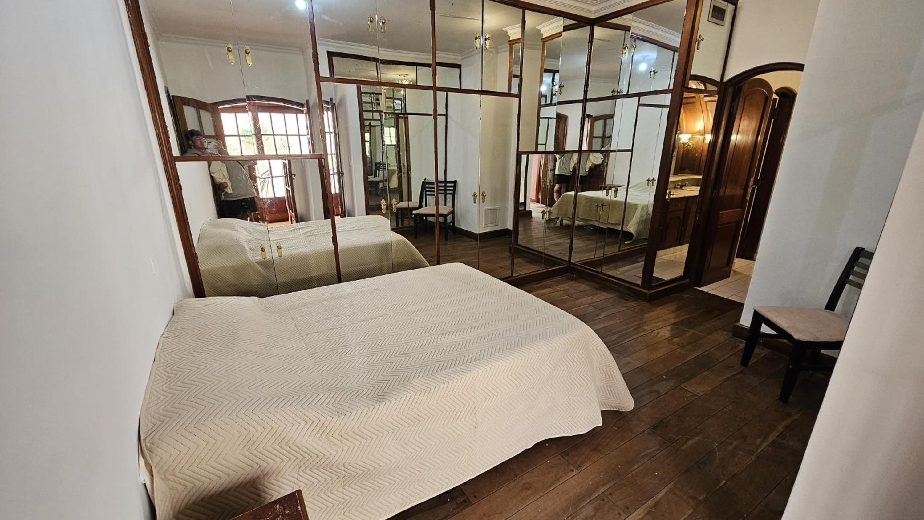 Valhalla Hostel & Suites