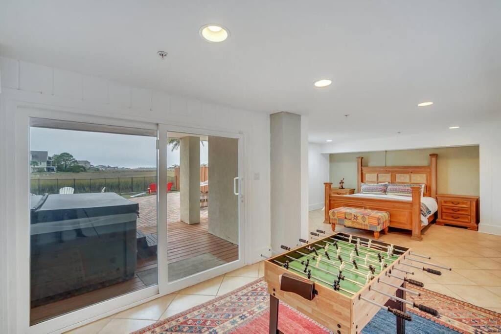 Unique 5 BDR Home on the Marsh! HOT TUB amazing su view 5