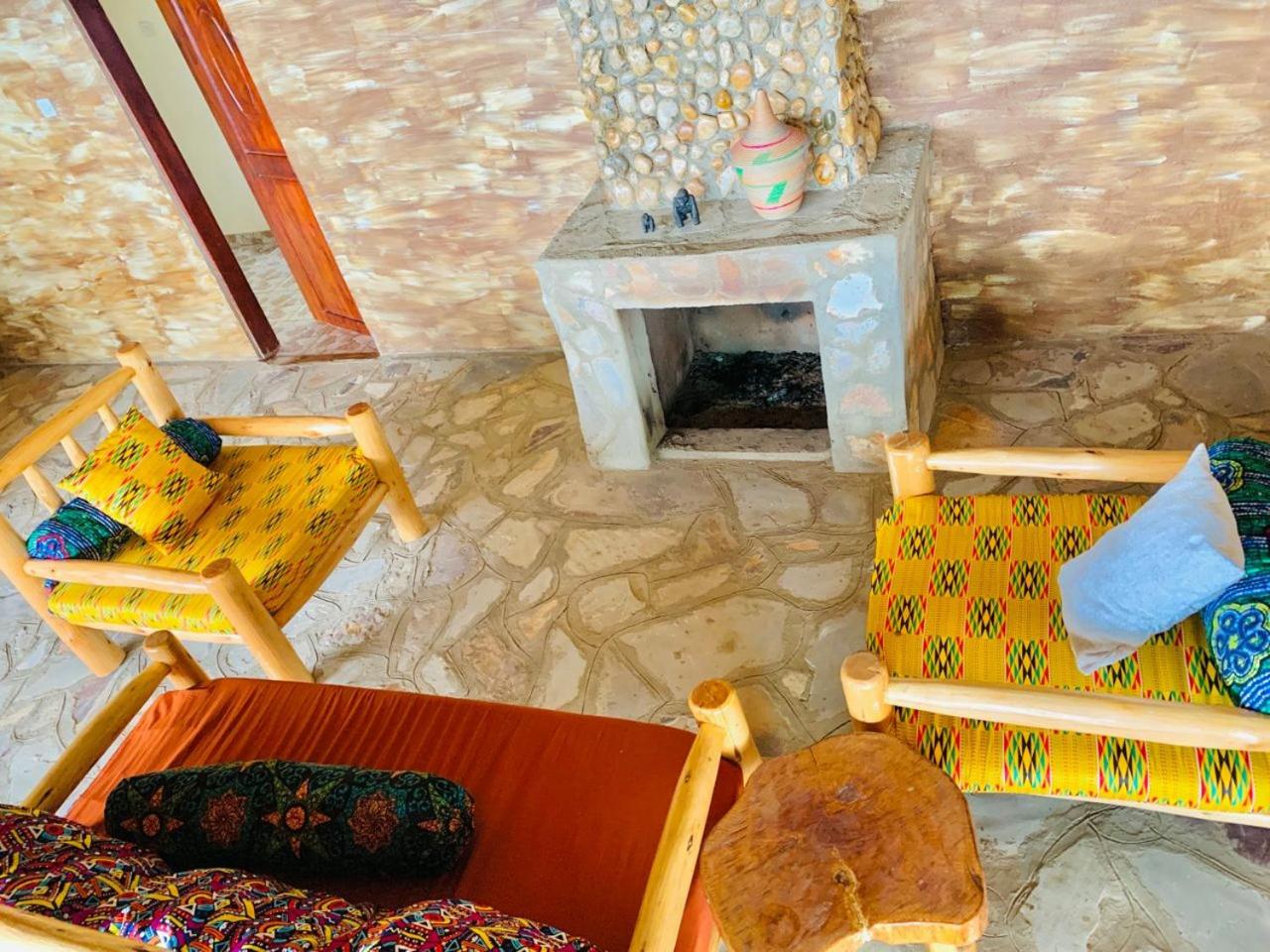 Bwindi Neckview Lodge