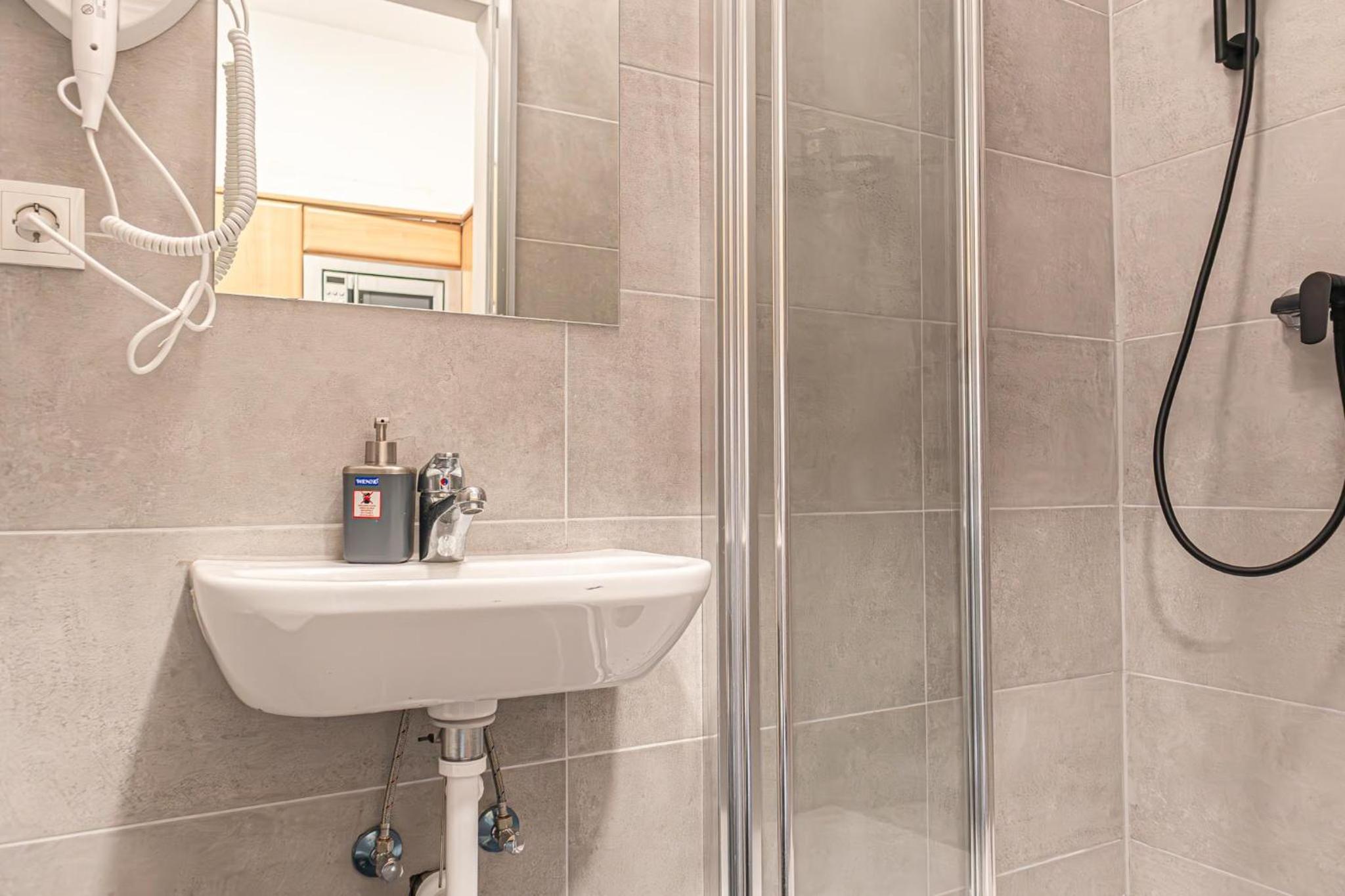 Beautiful 1BR Apartment in Central Meidling