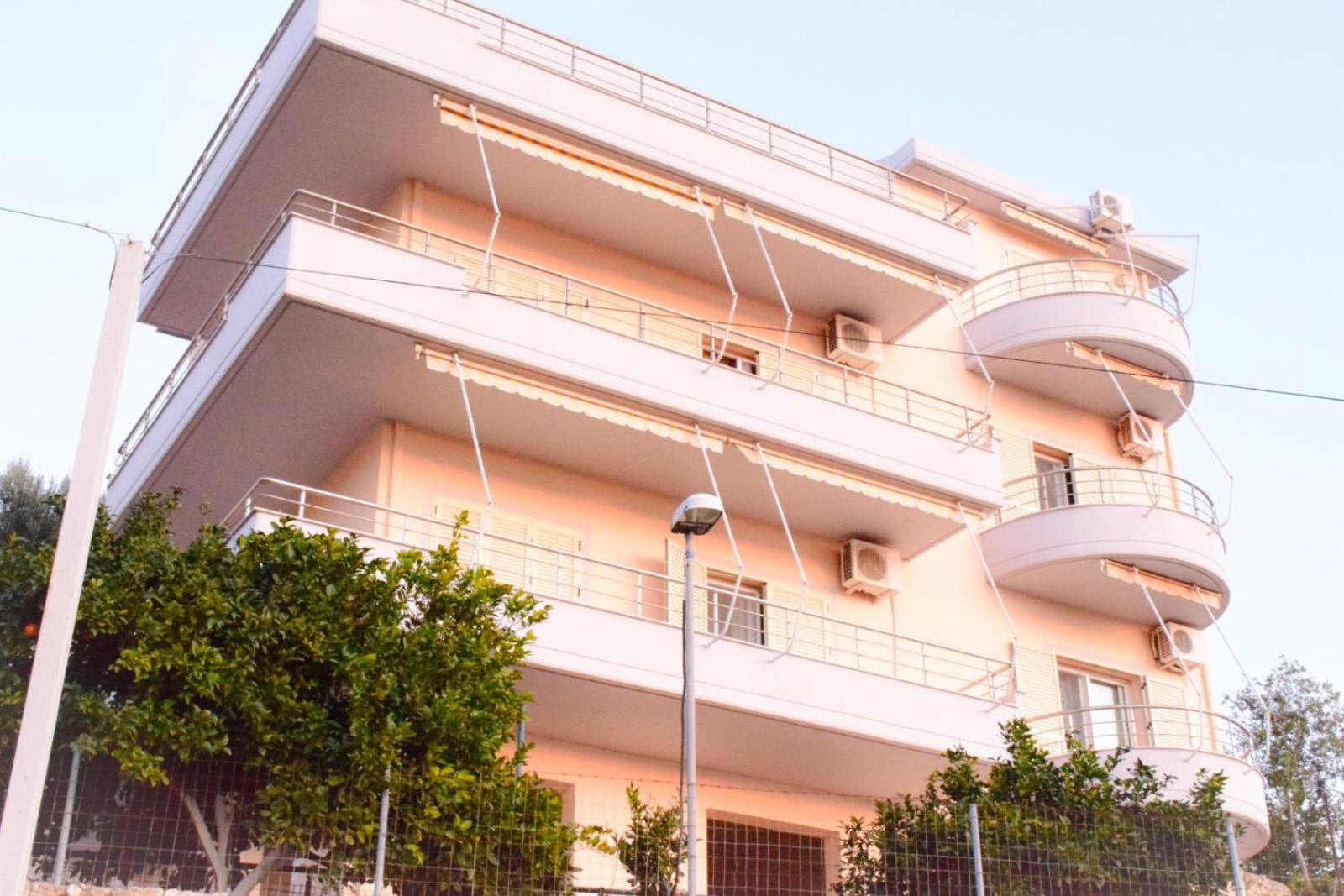 Vila Merkuri - 3-Storey Villa with Sea View