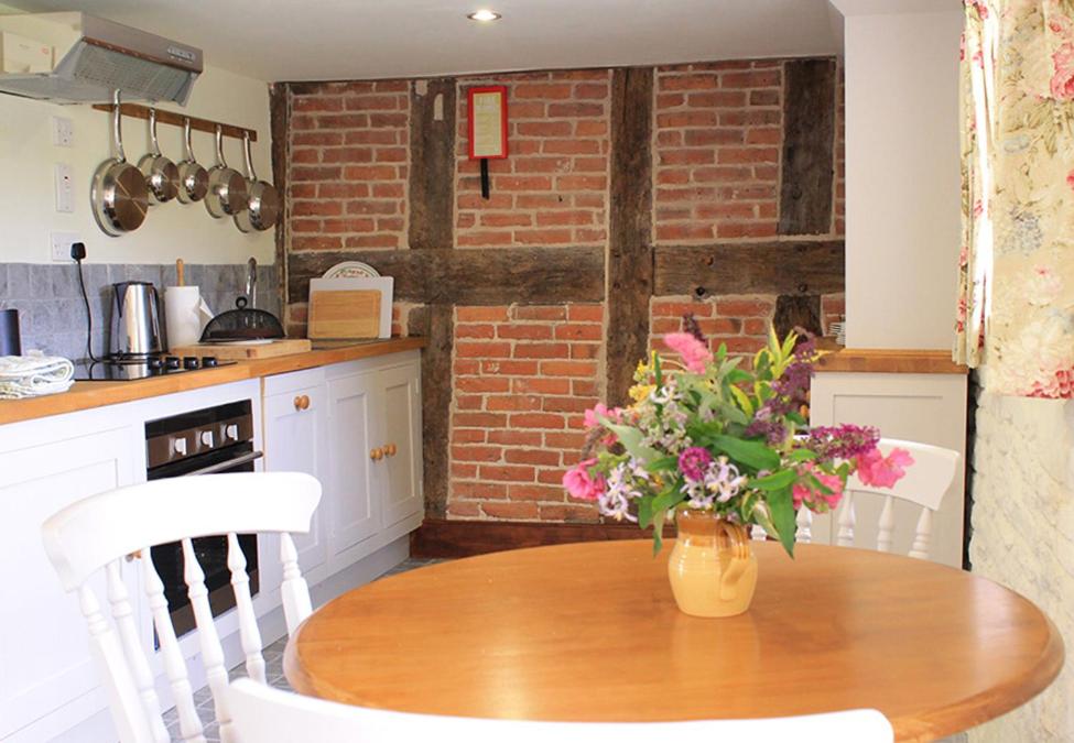 Dee's Cottage at Brinsop view 3